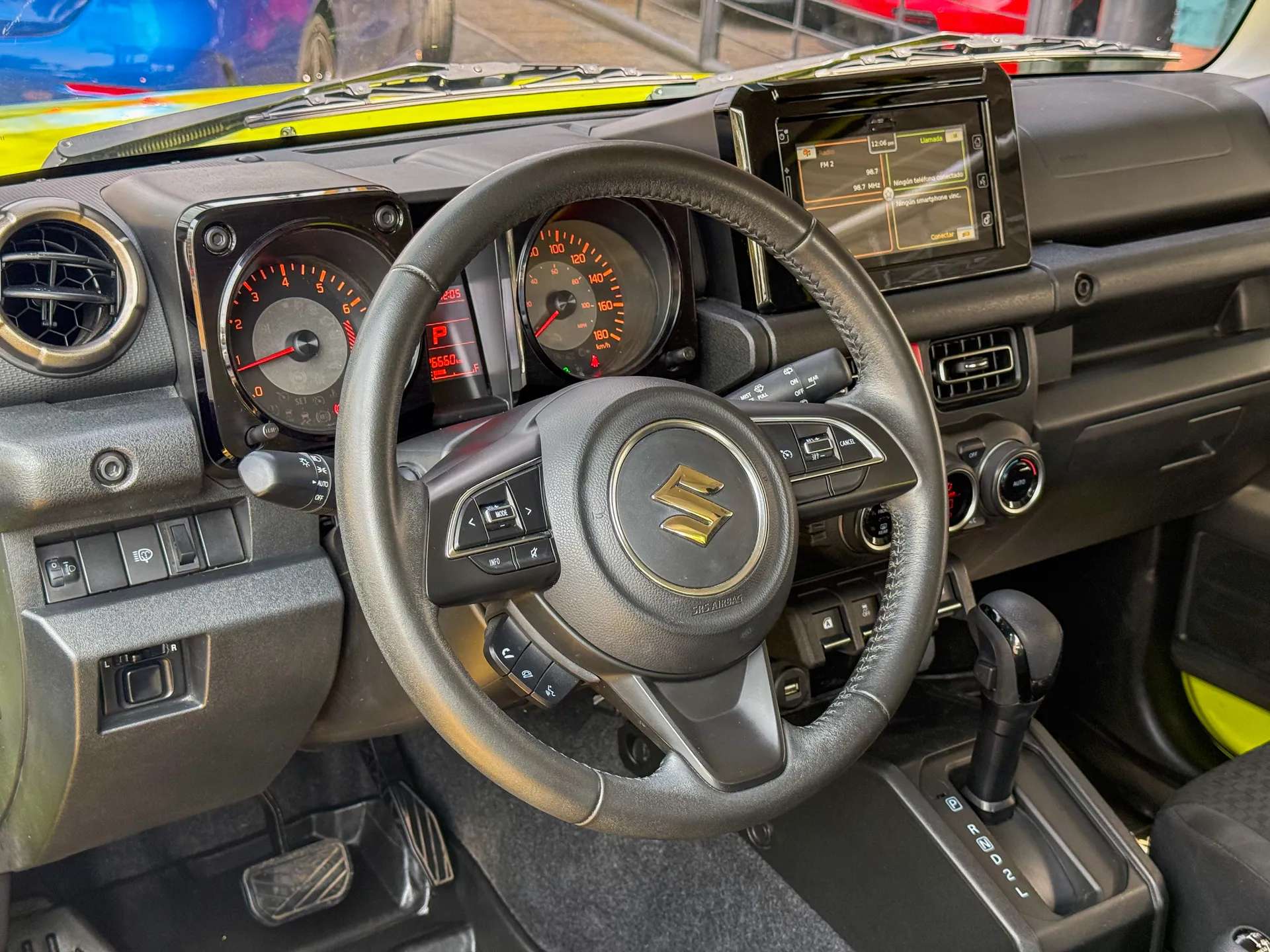 Car image 10