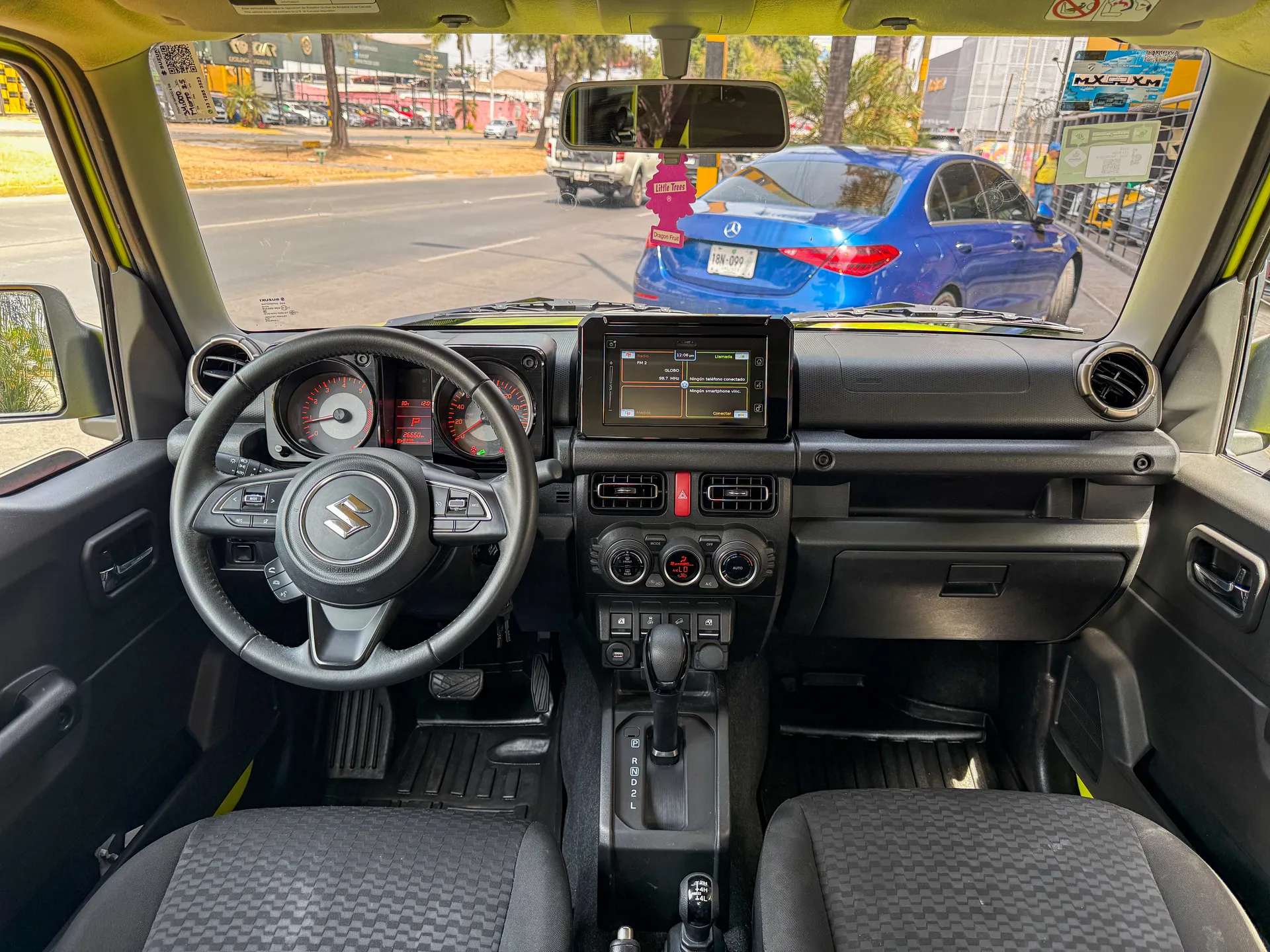 Car image 11