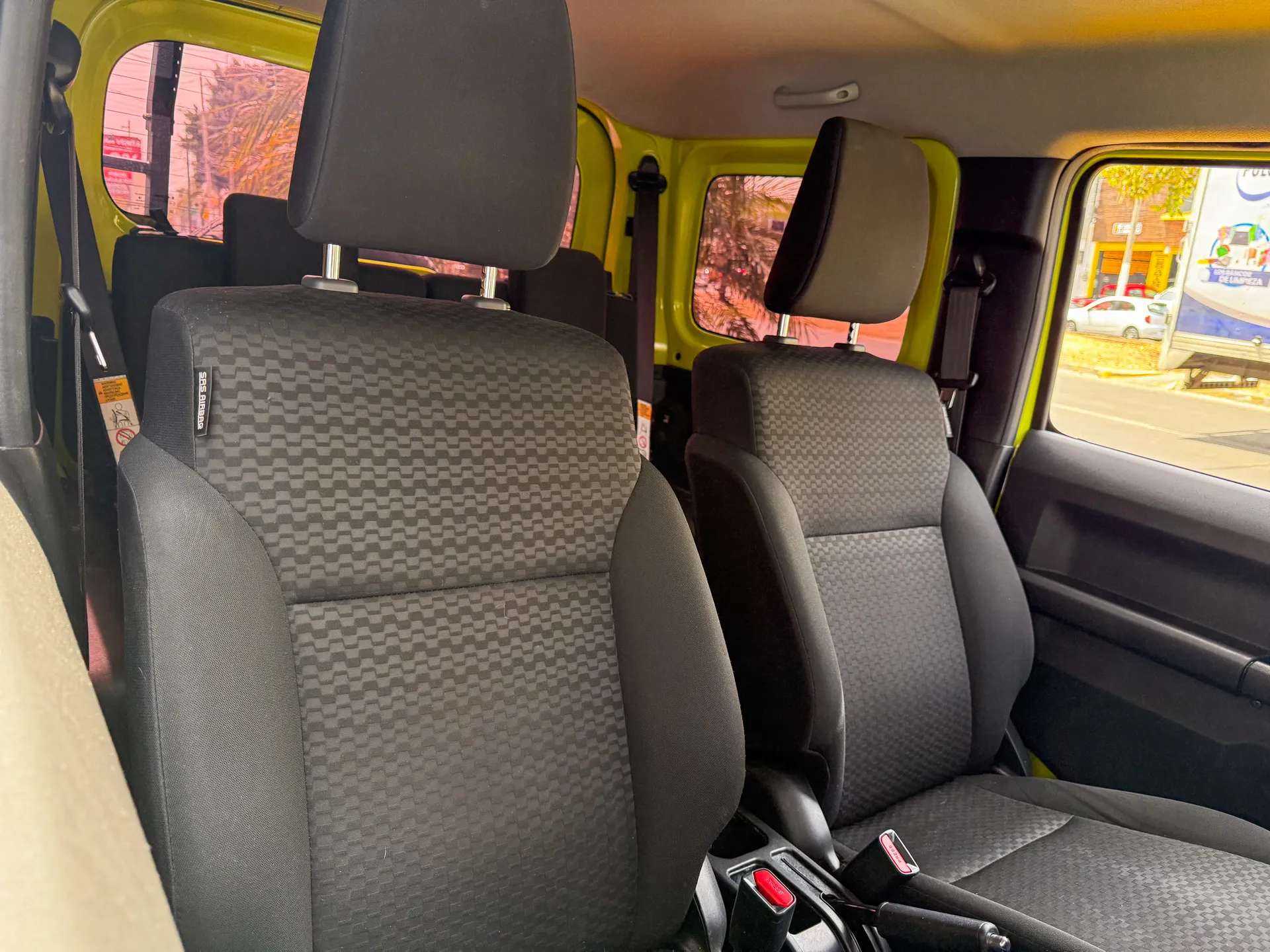 Car image 15