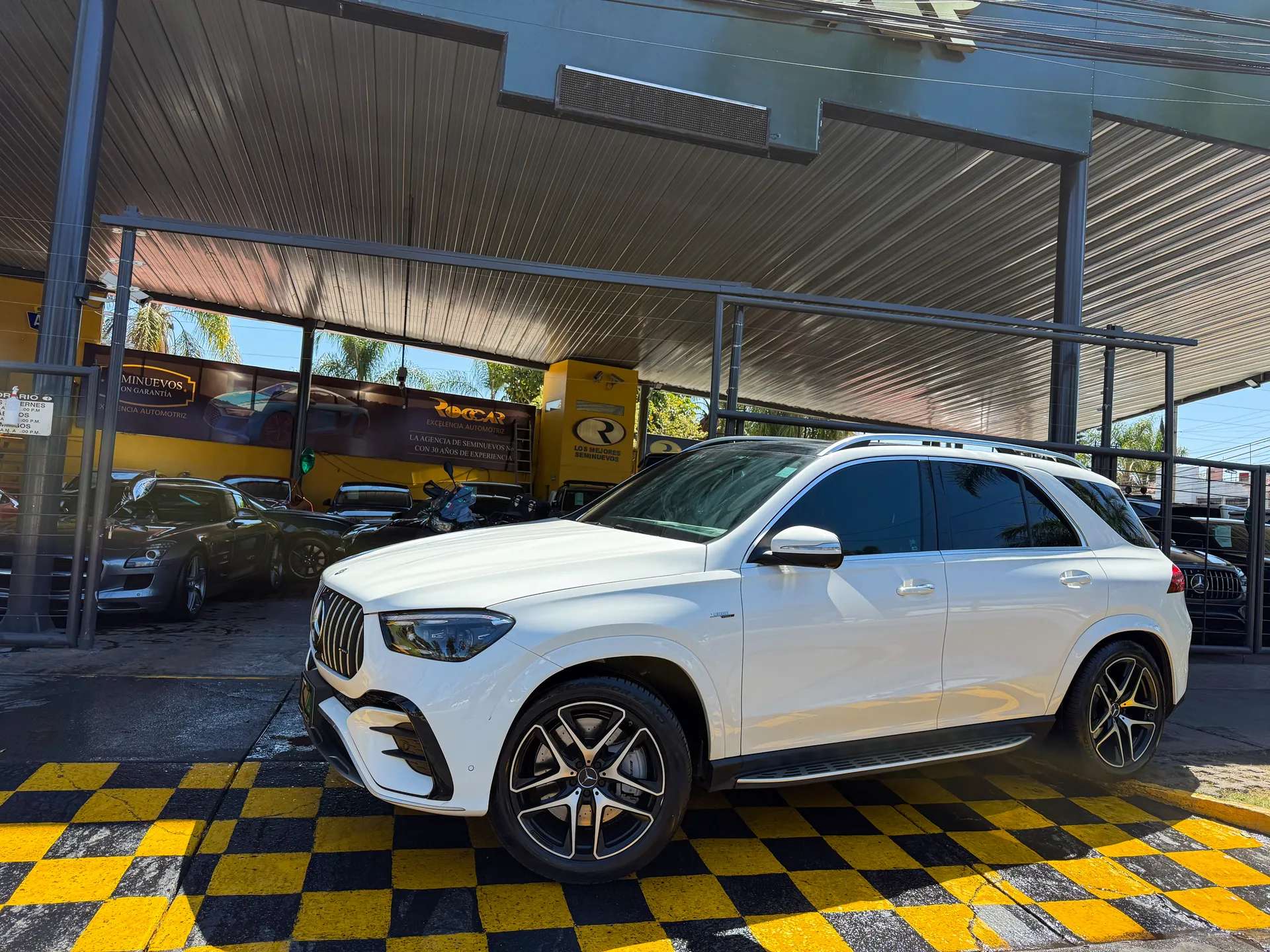 Car image 1