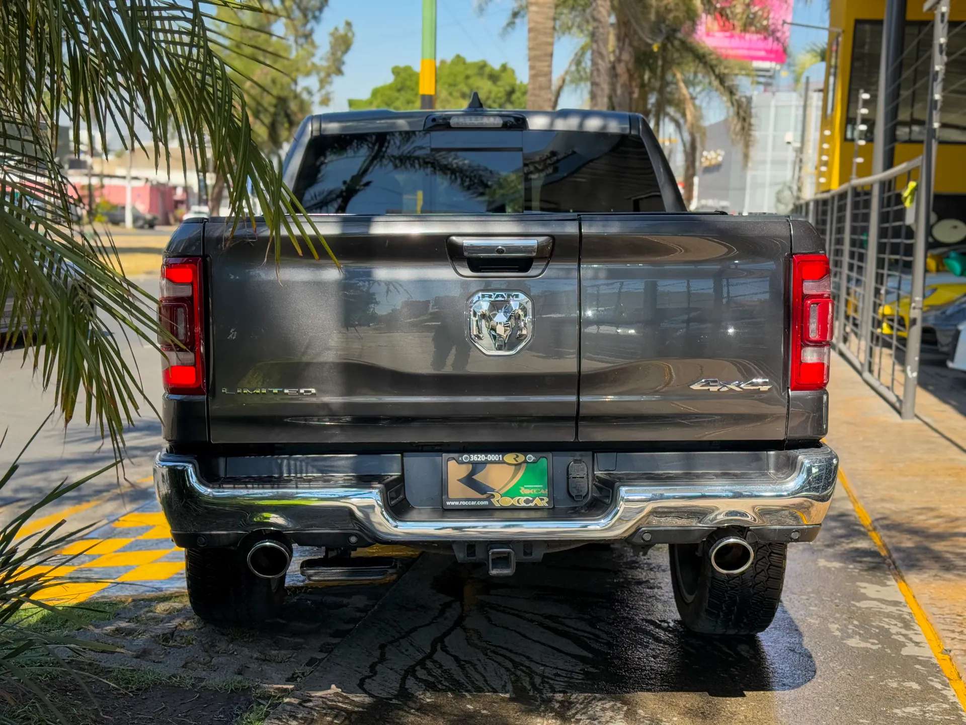 Car image 8