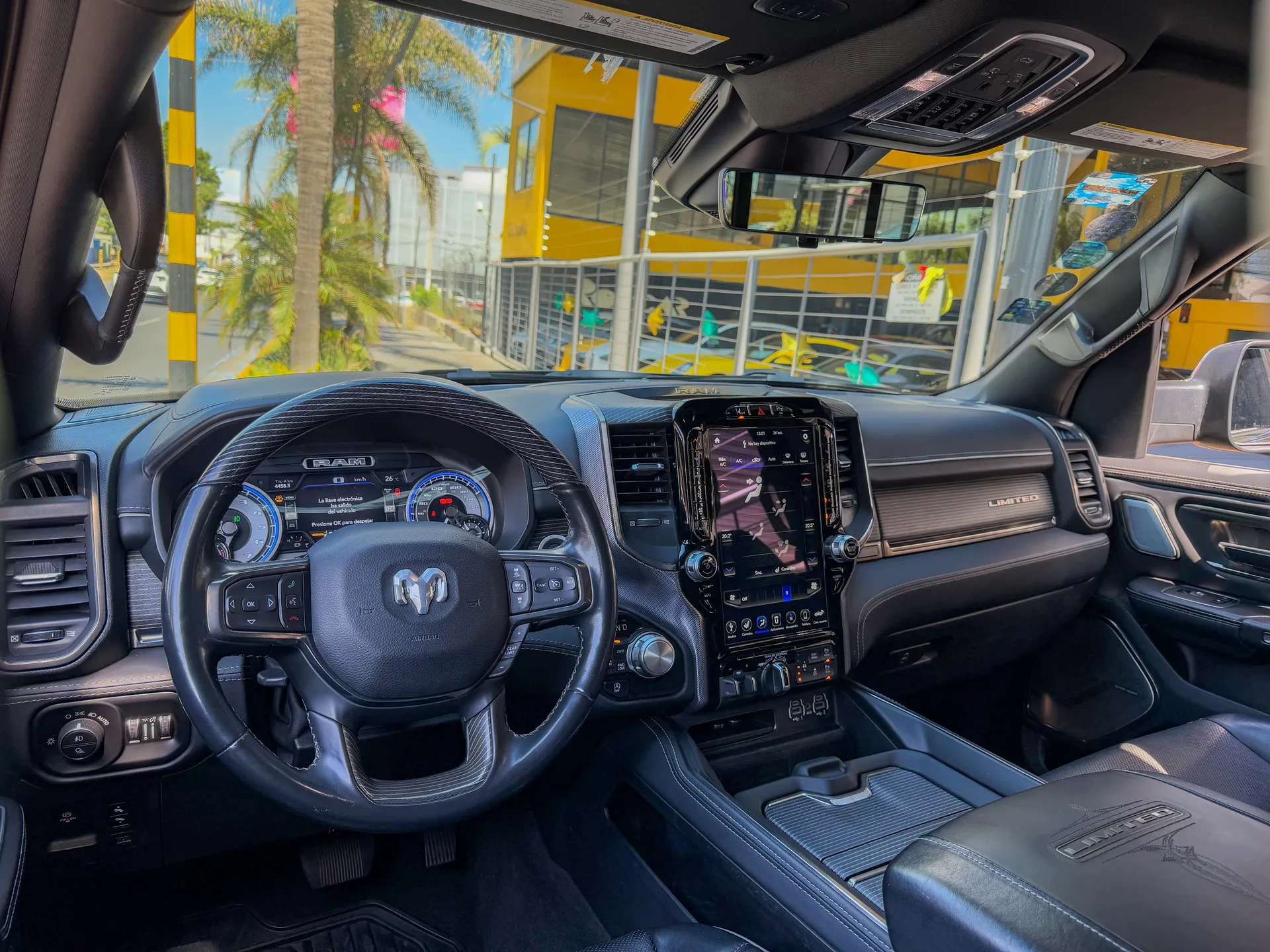 Car image 9