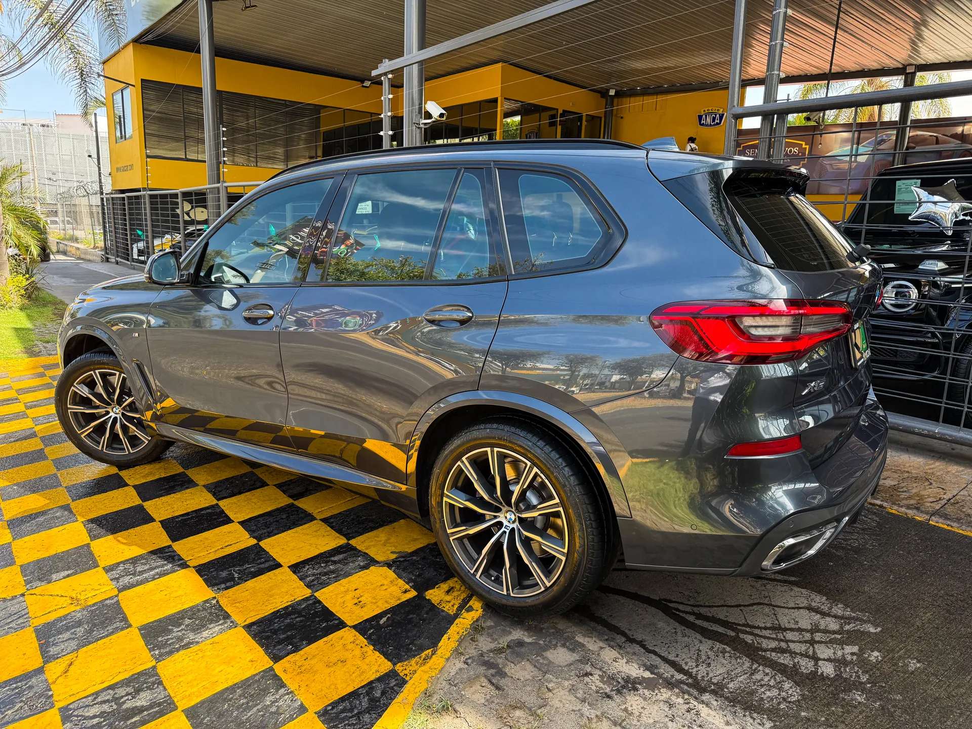 Car image 6