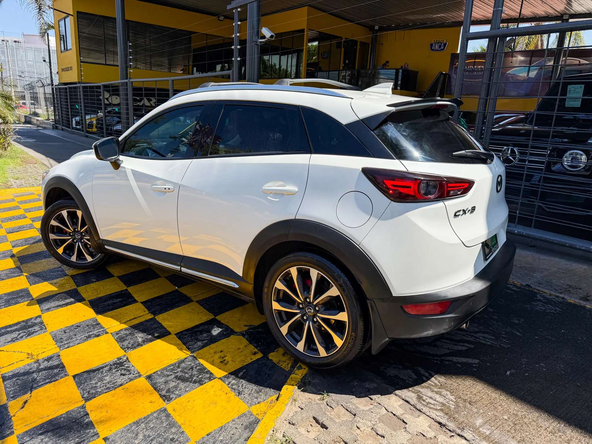 Car image 6