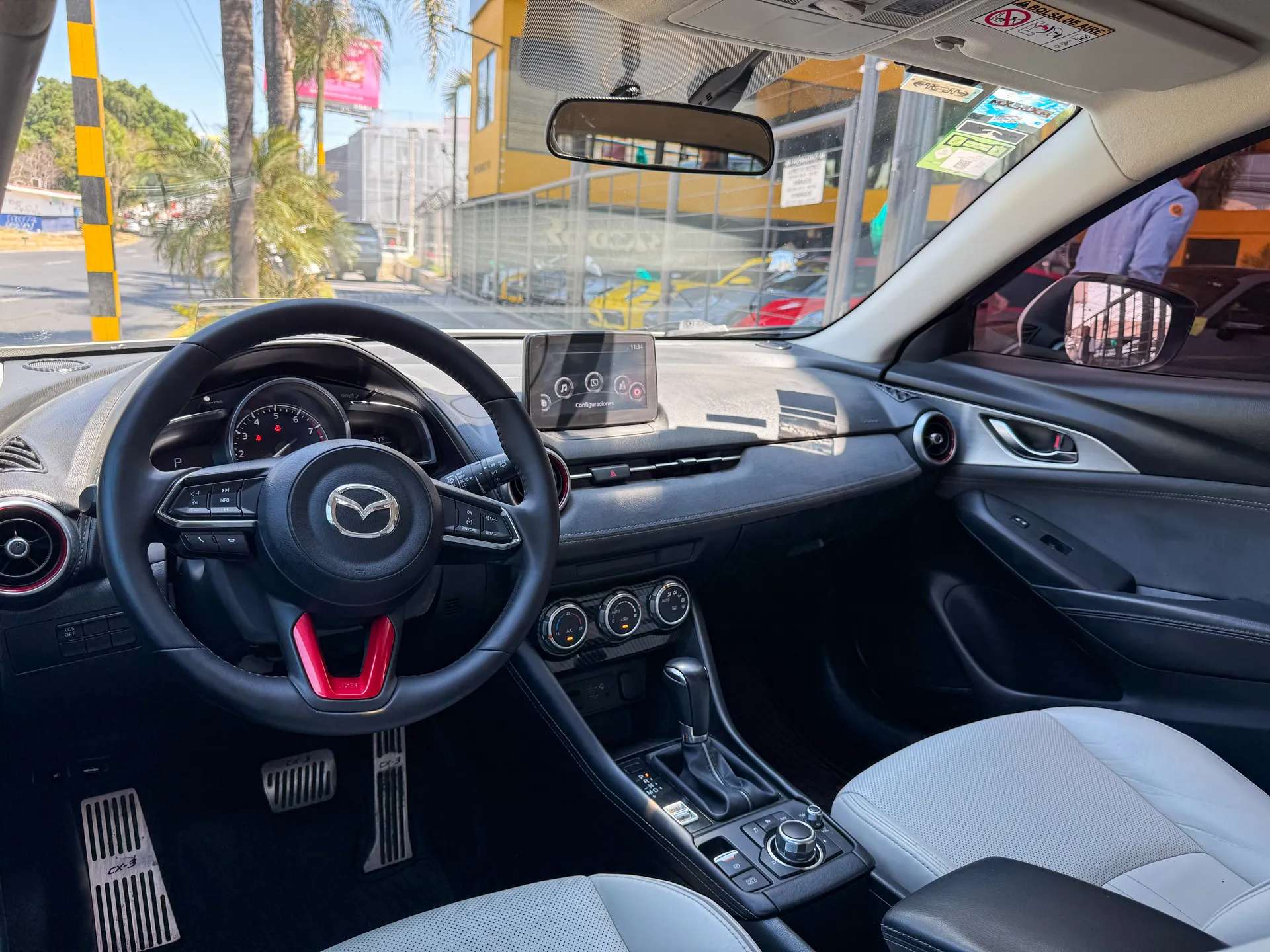 Car image 9