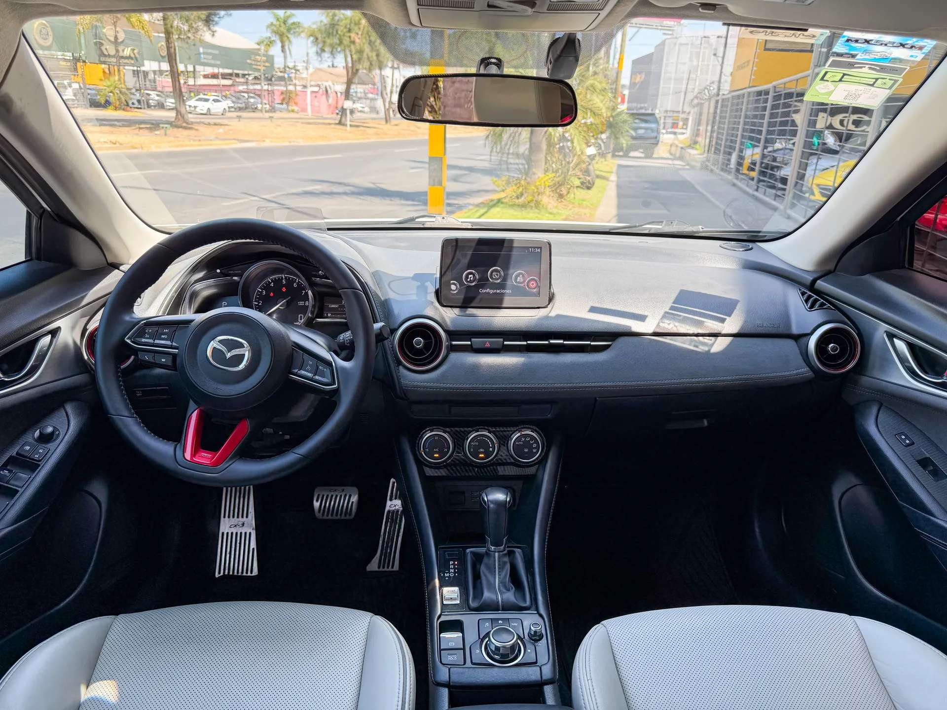 Car image 10