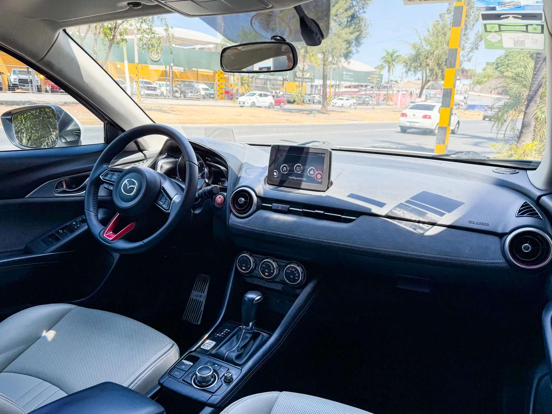 Car image 13