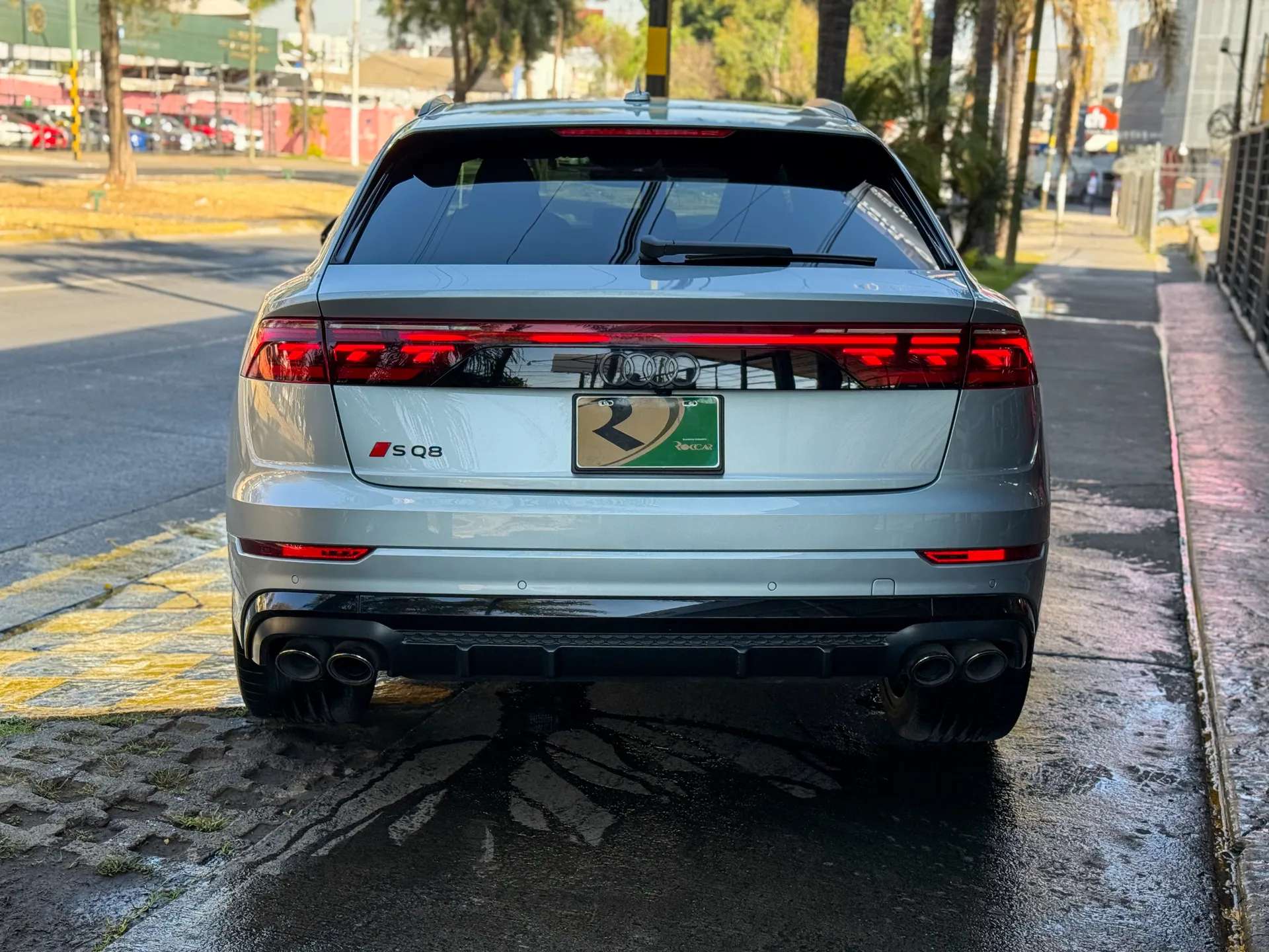 Car image 9