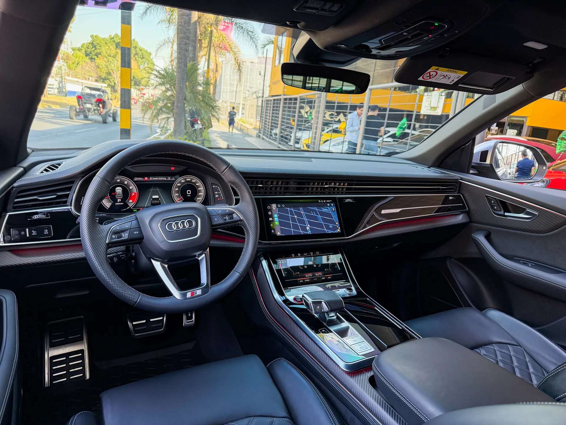 Car image 11