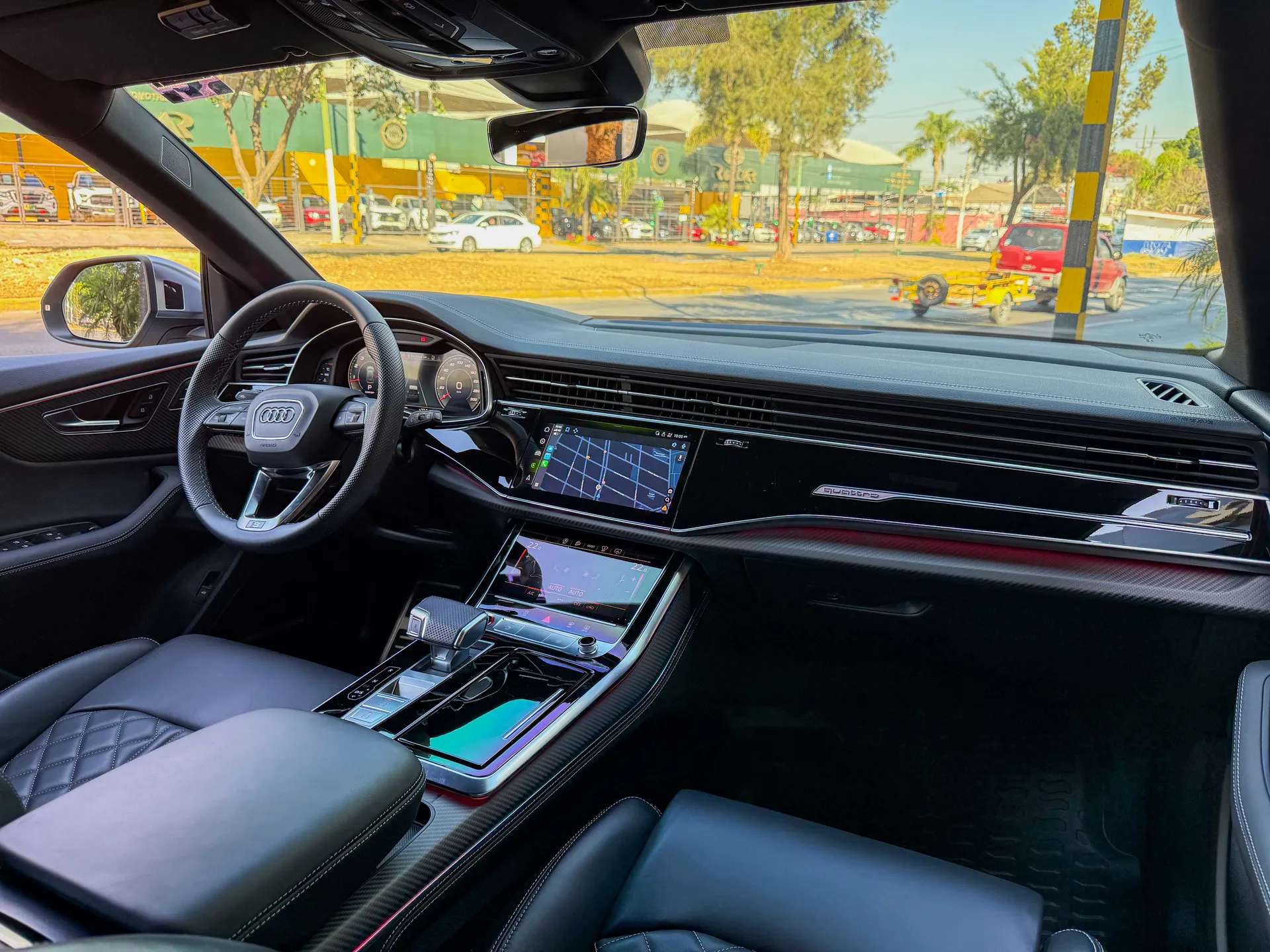 Car image 16