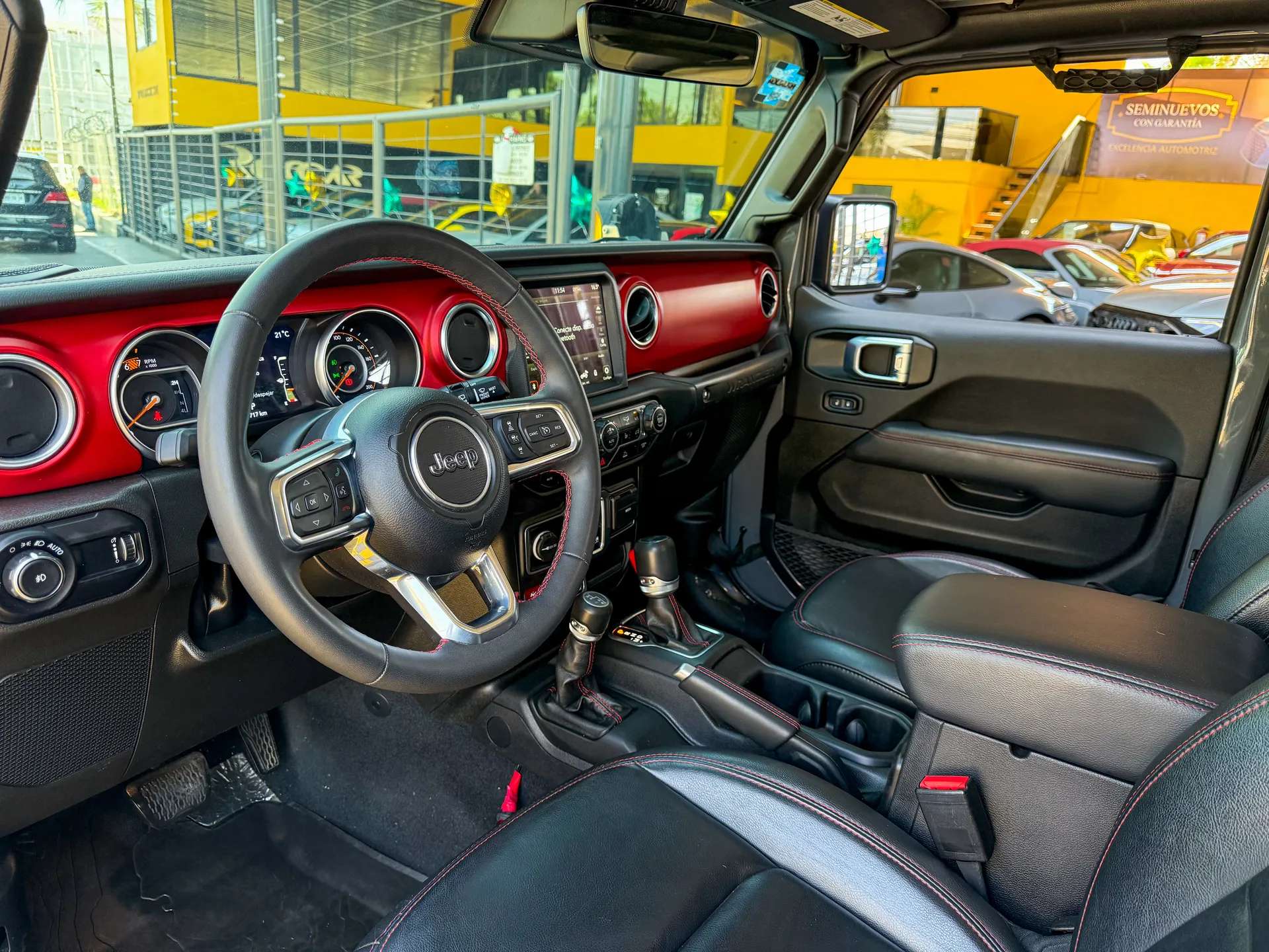 Car image 10