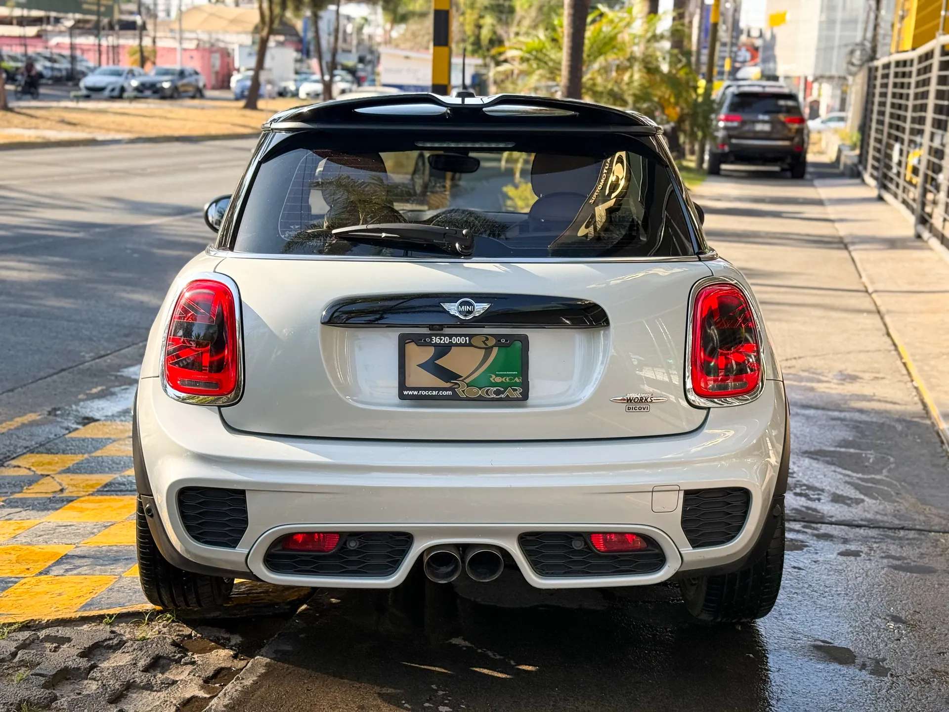 Car image 8