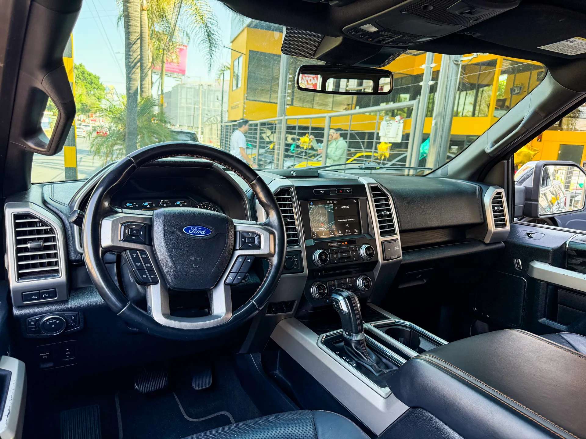 Car image 10