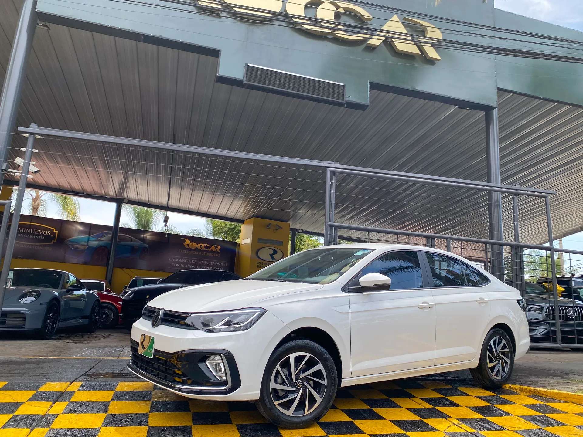Car image 1