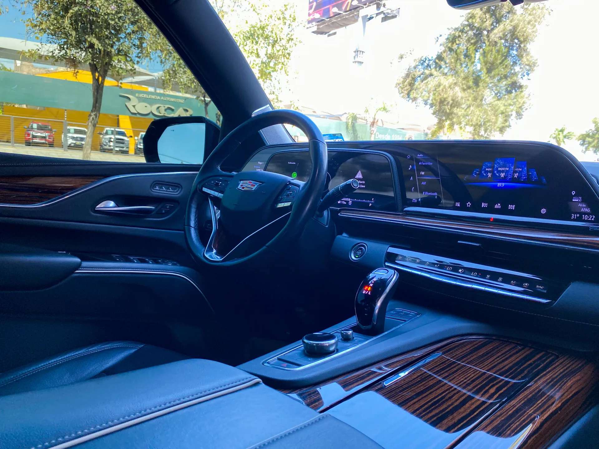 Car image 8