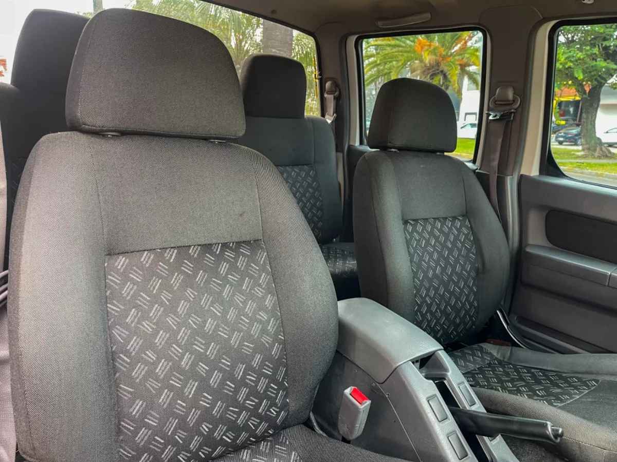 Car image 16