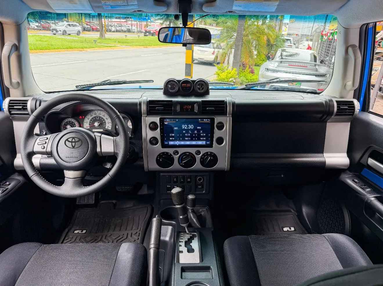 Car image 10