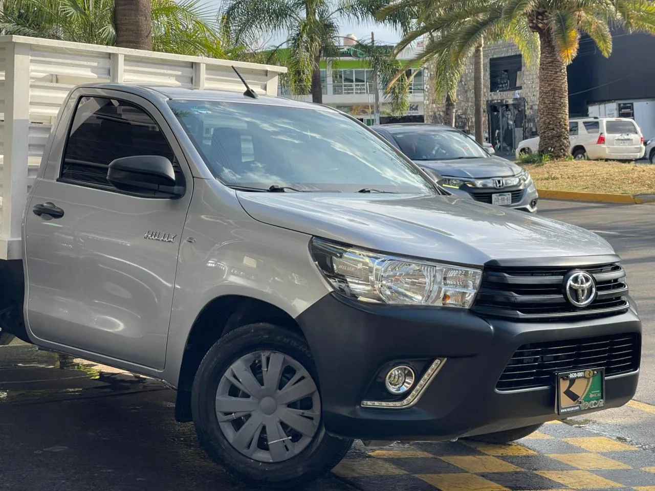 Car image 4