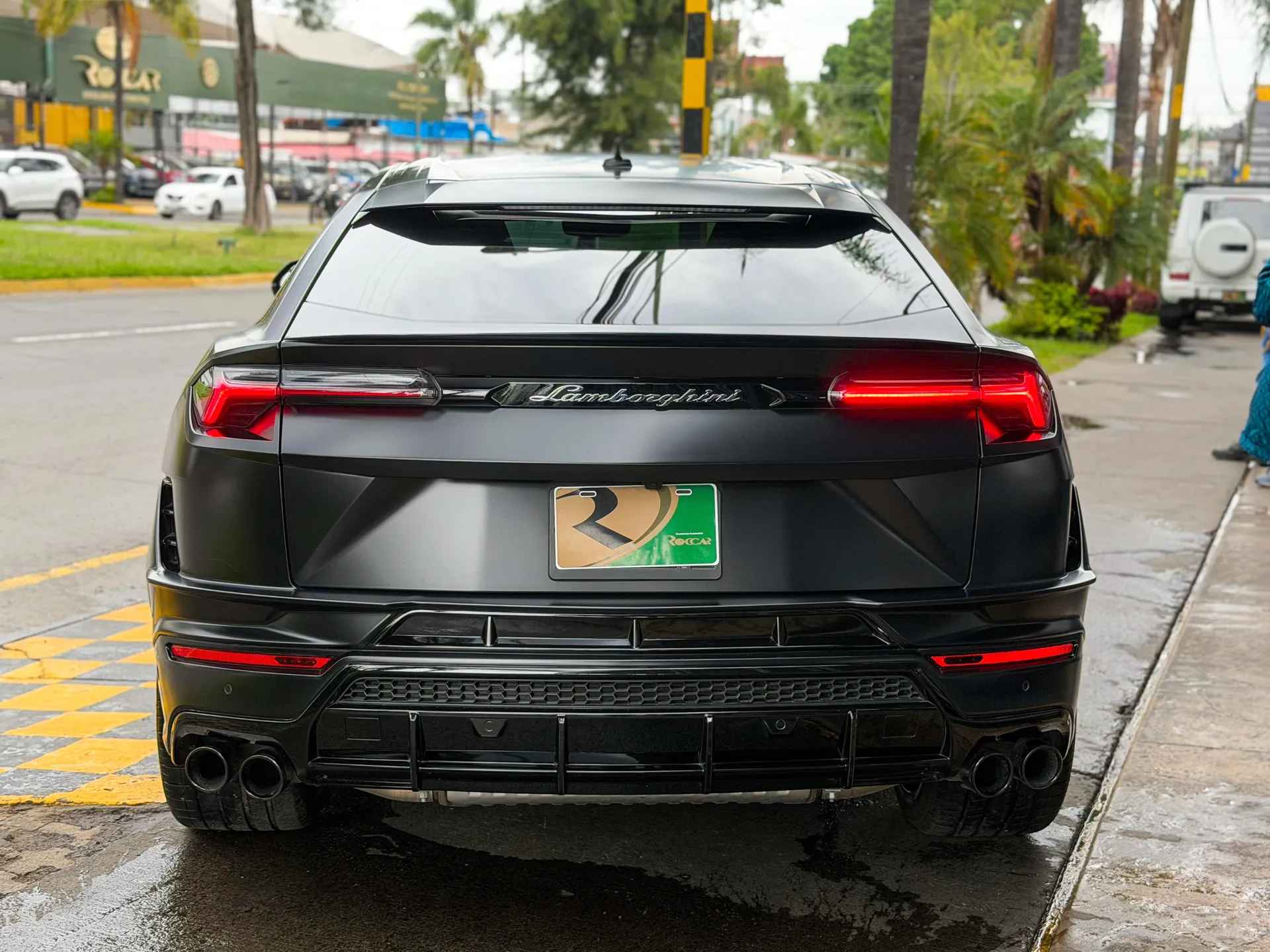 Car image 9