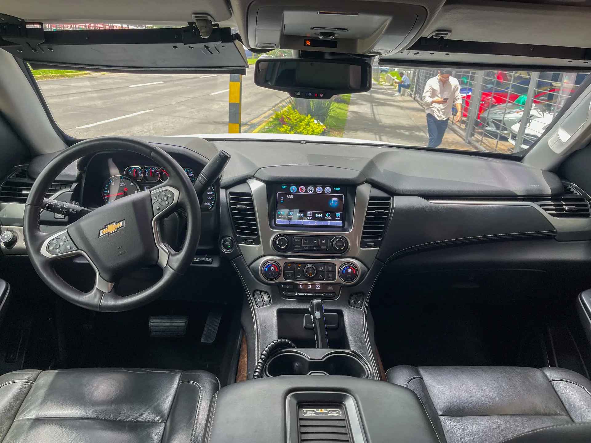 Car image 17