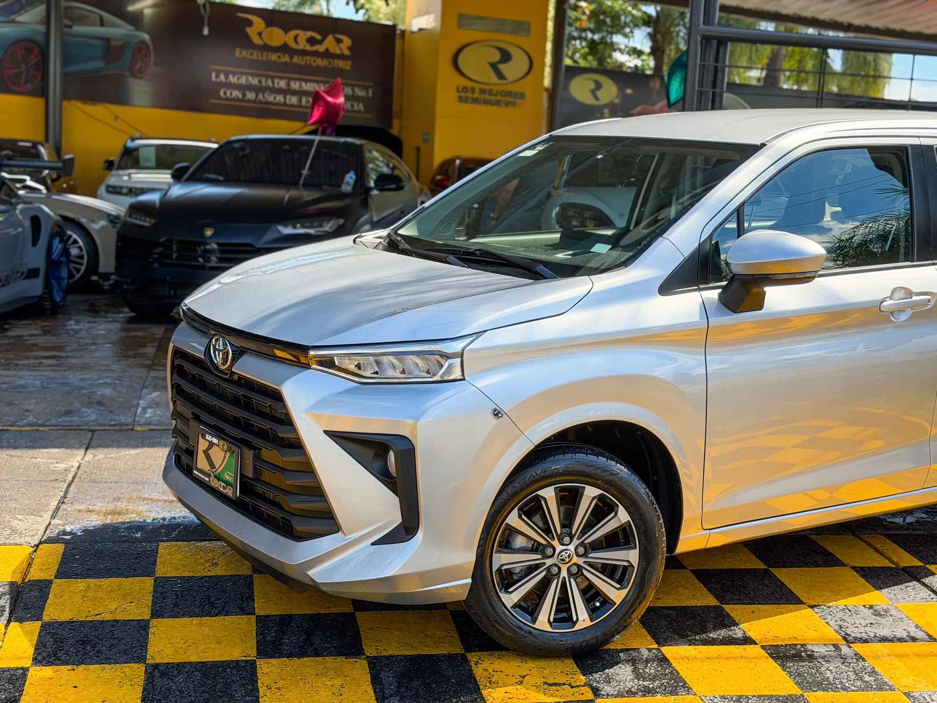 Car image 2
