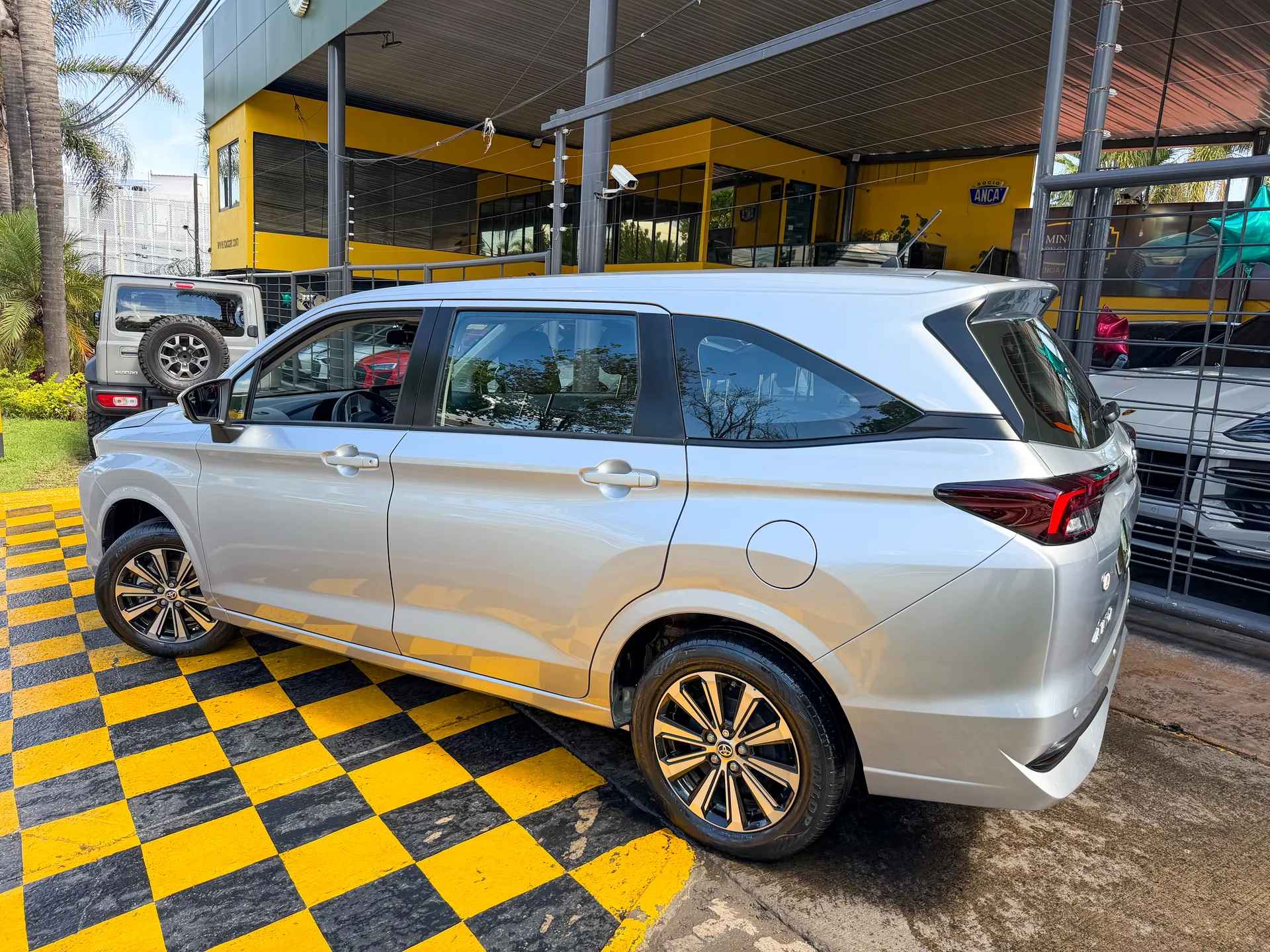 Car image 6
