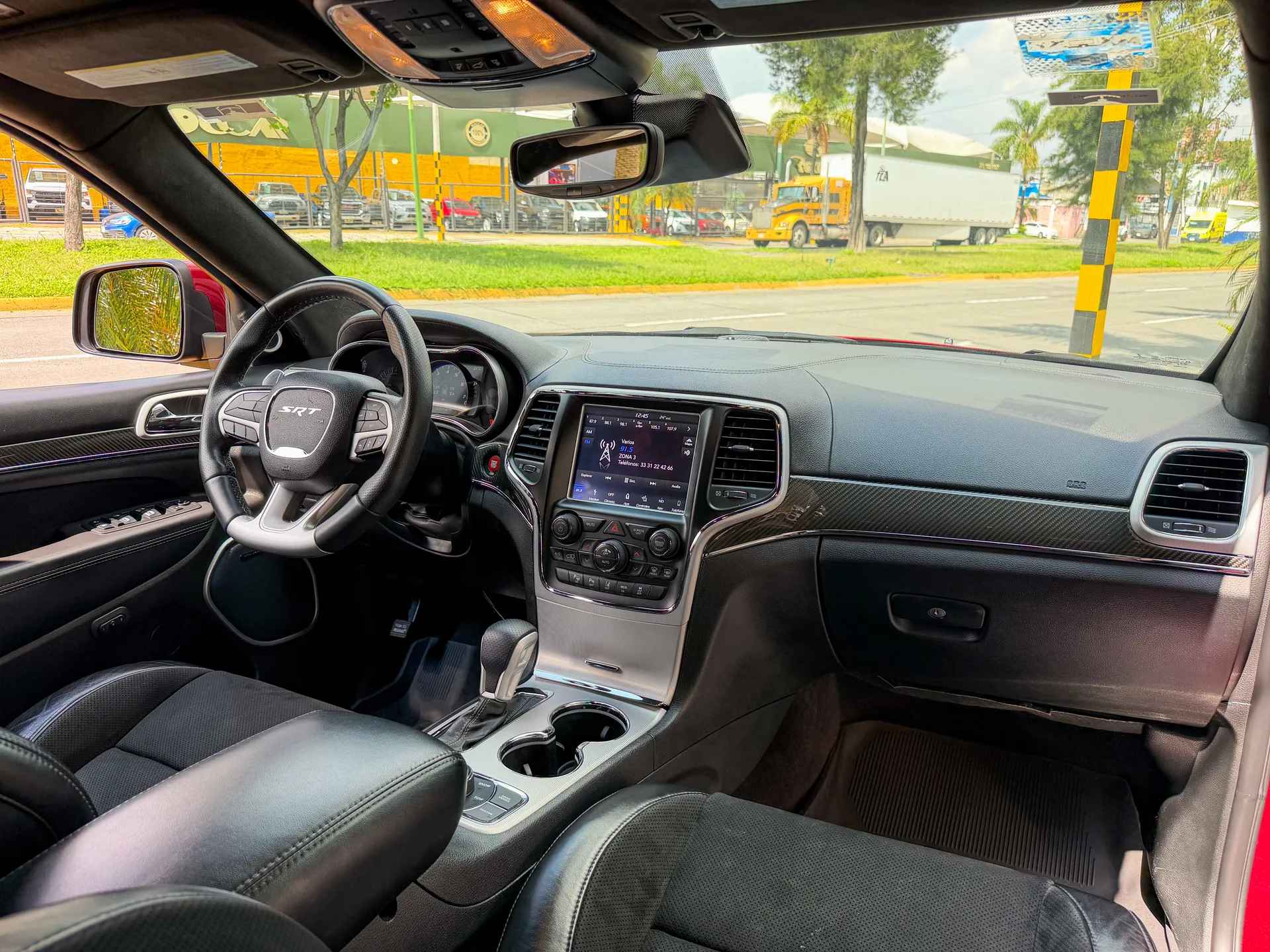 Car image 15