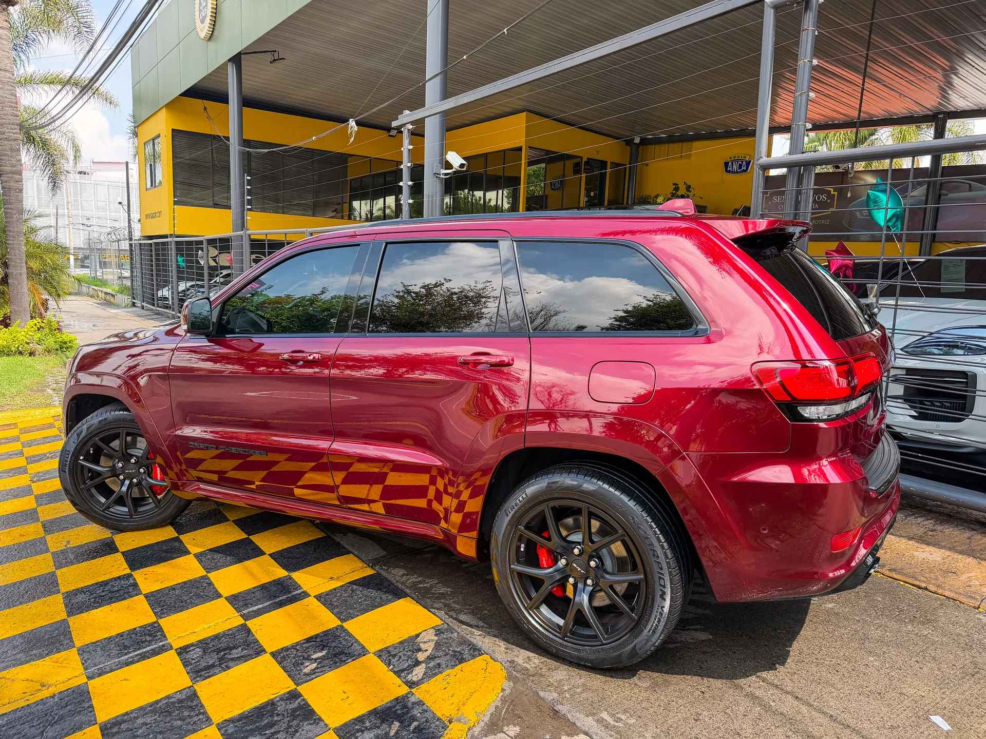 Car image 7