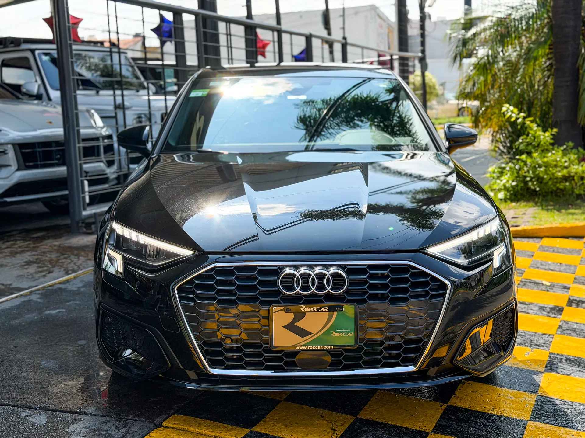 Car image 3