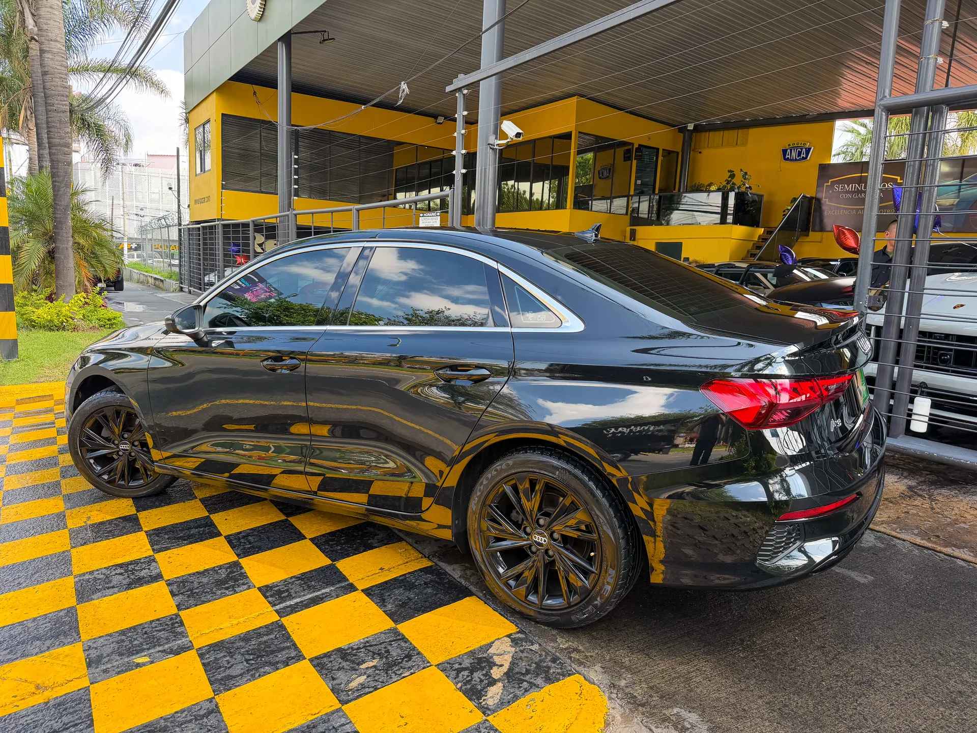 Car image 7