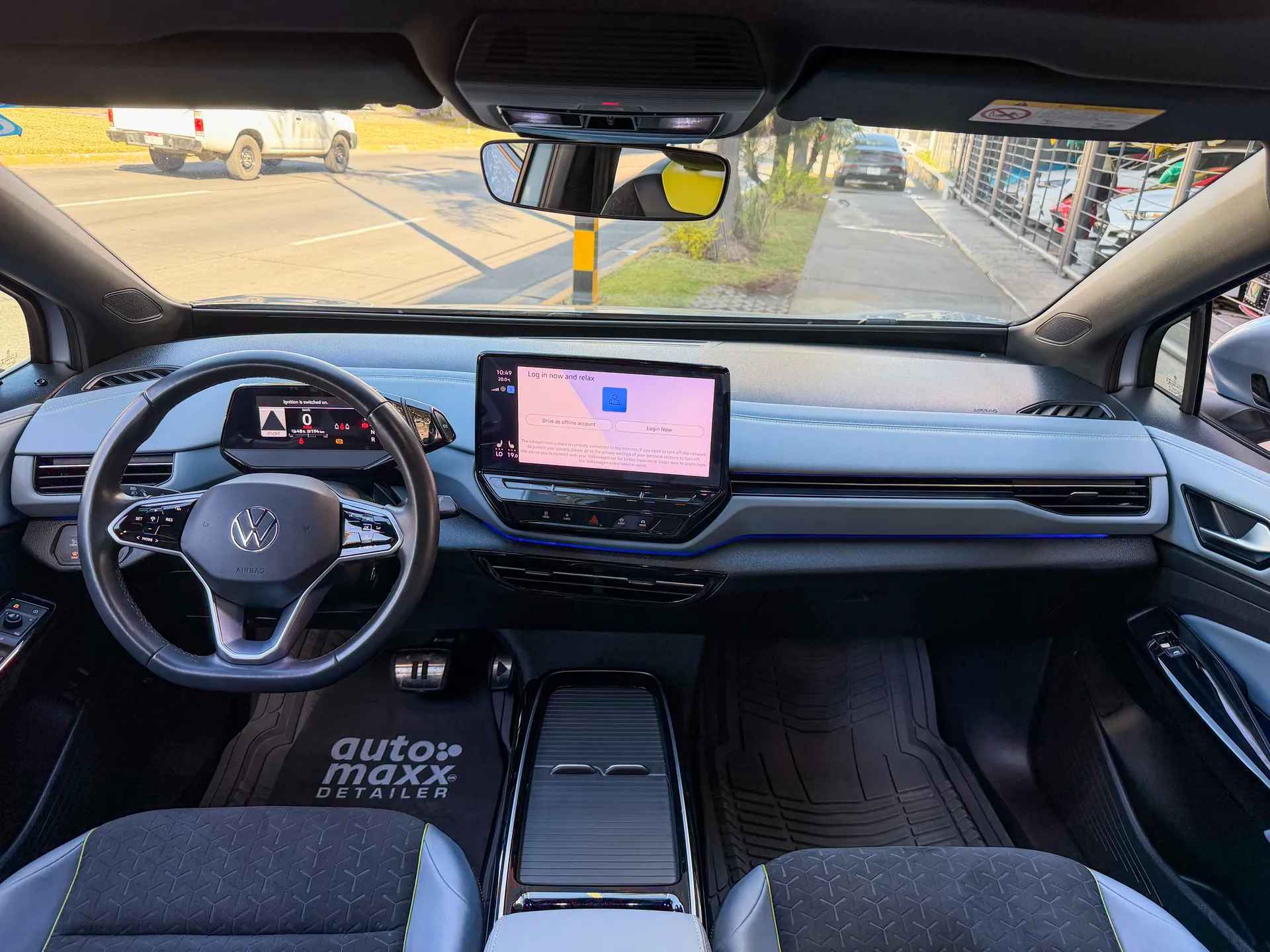 Car image 9