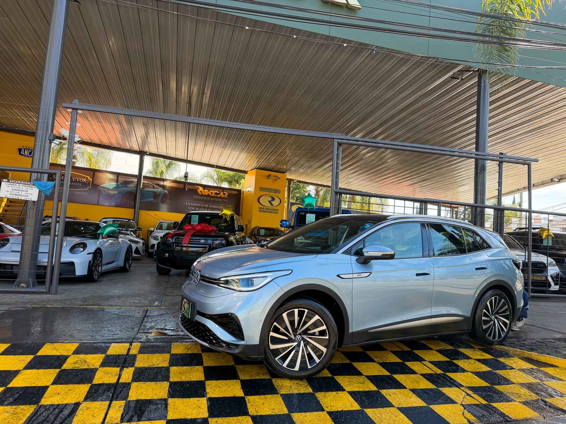 Car image 1