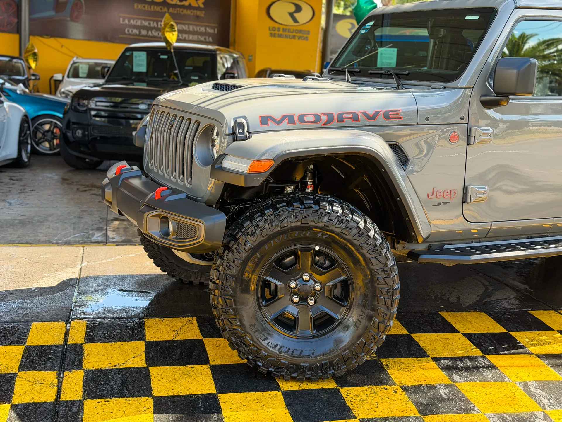 Car image 2