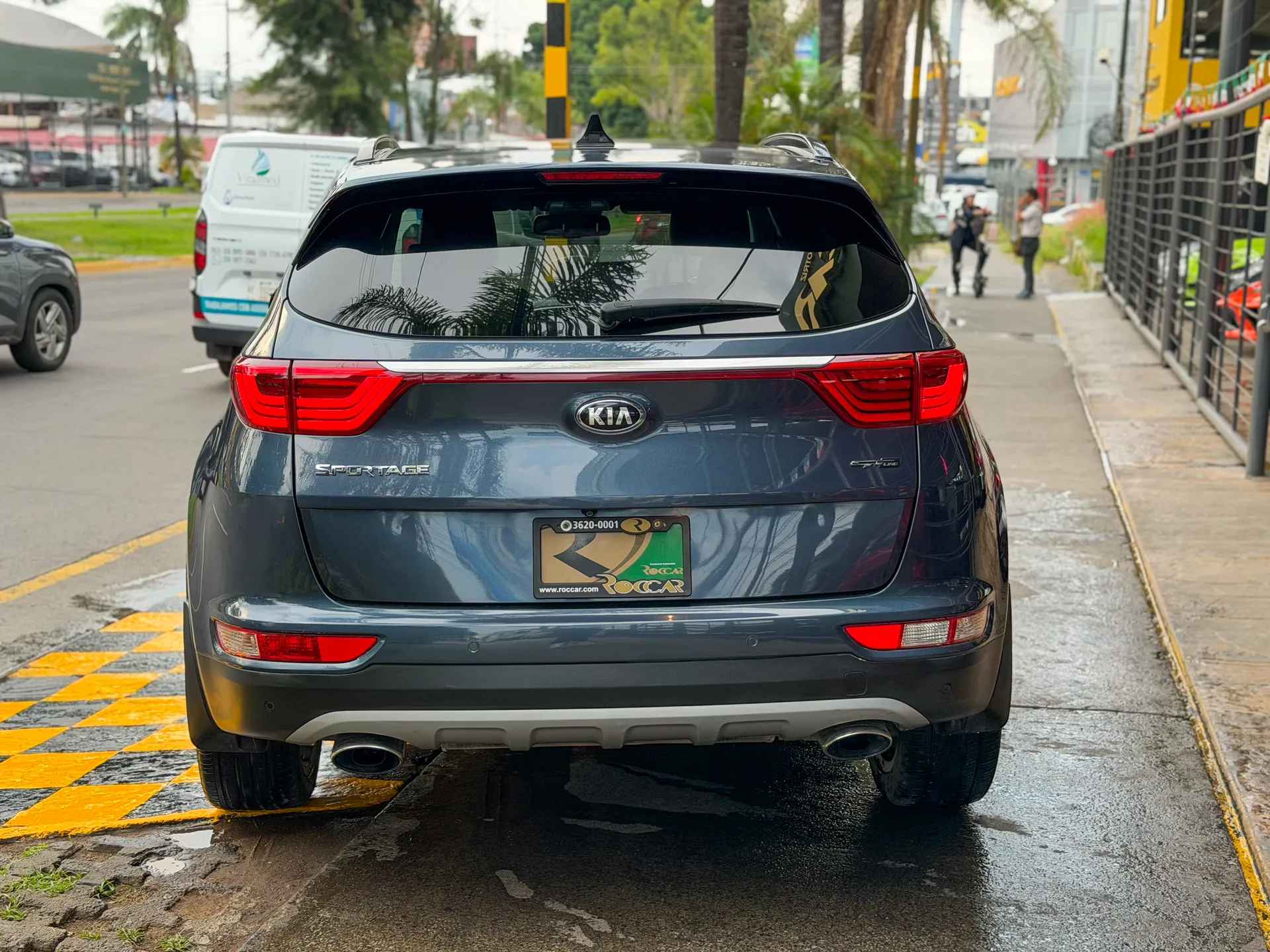 Car image 8