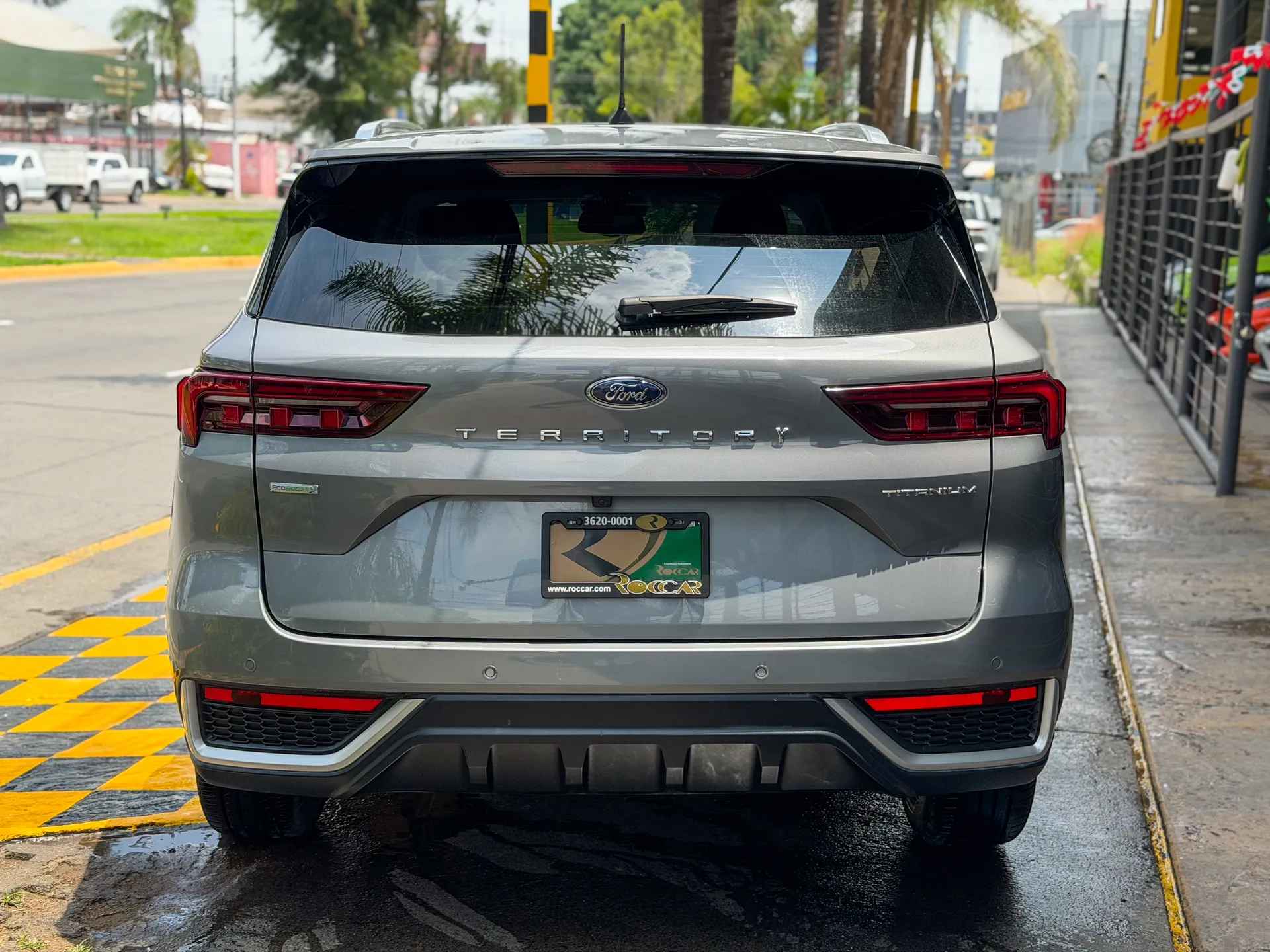 Car image 8