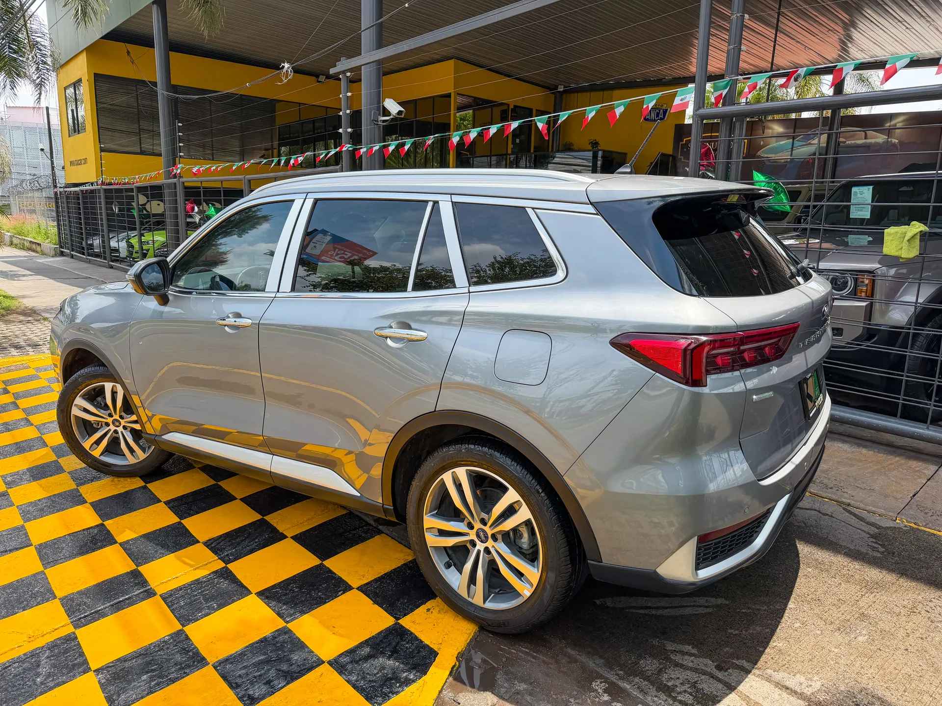 Car image 6