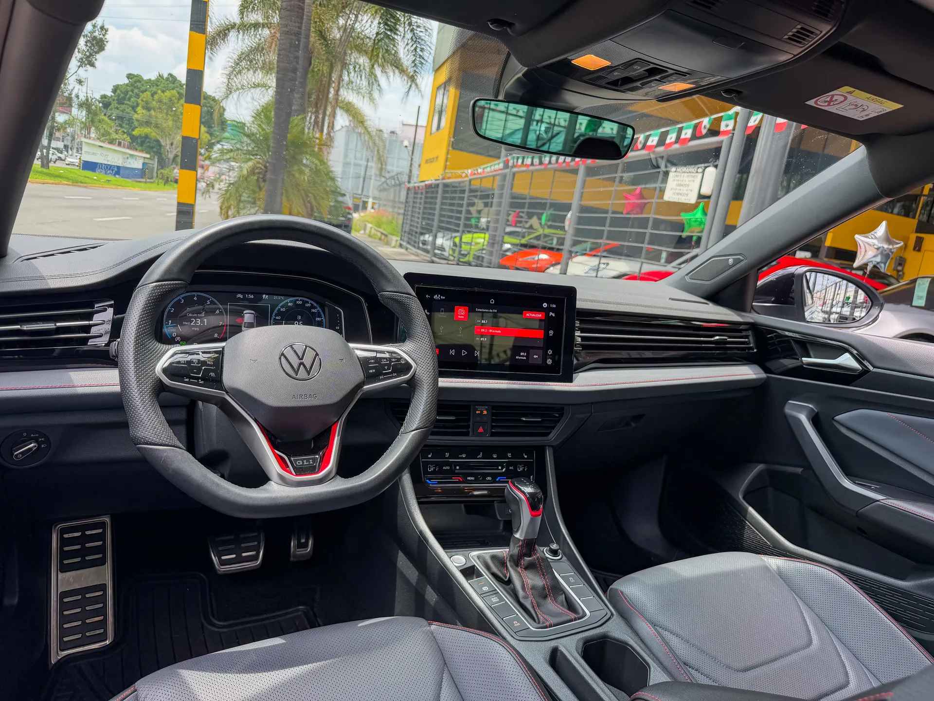 Car image 9