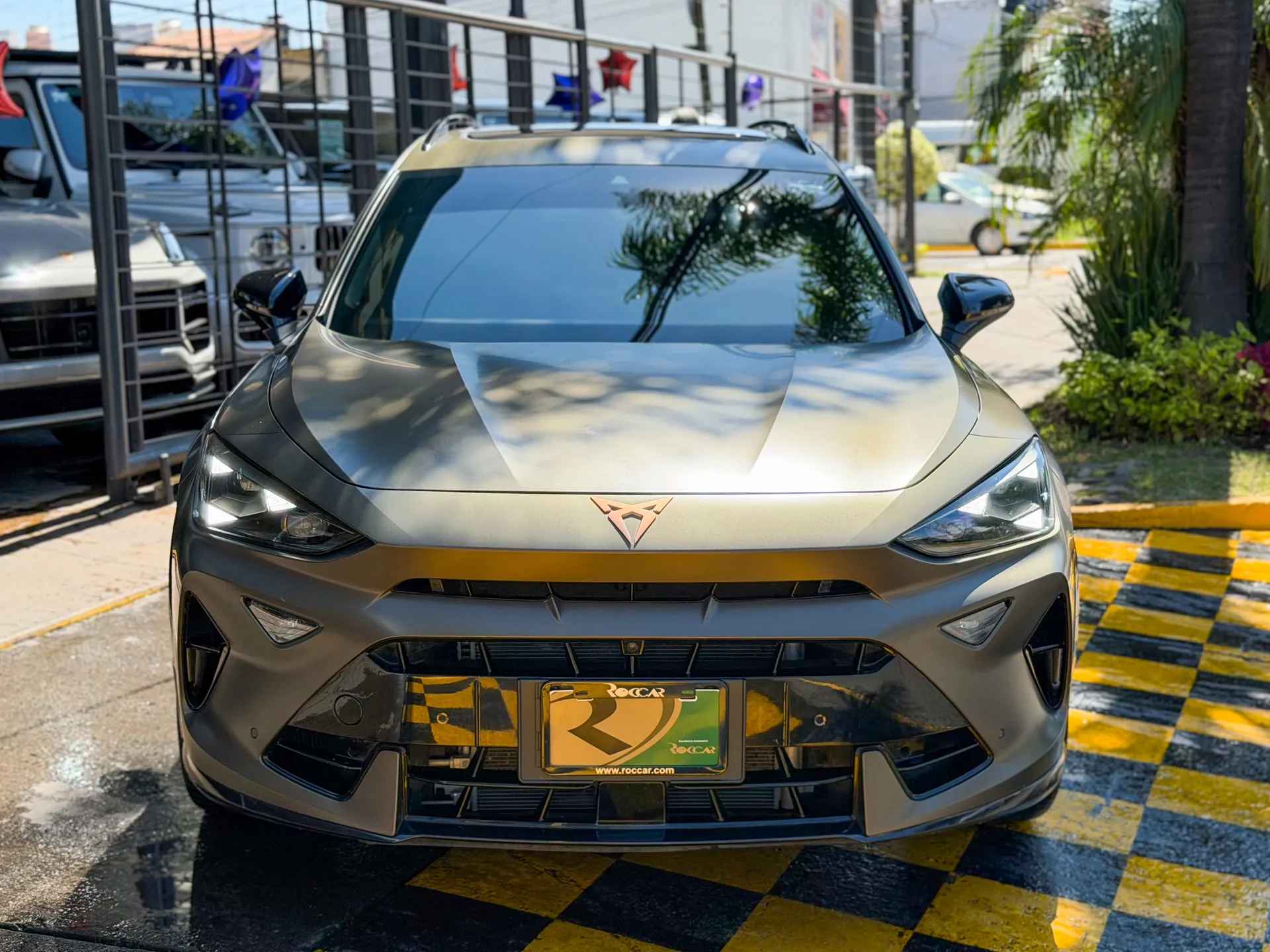 Car image 3