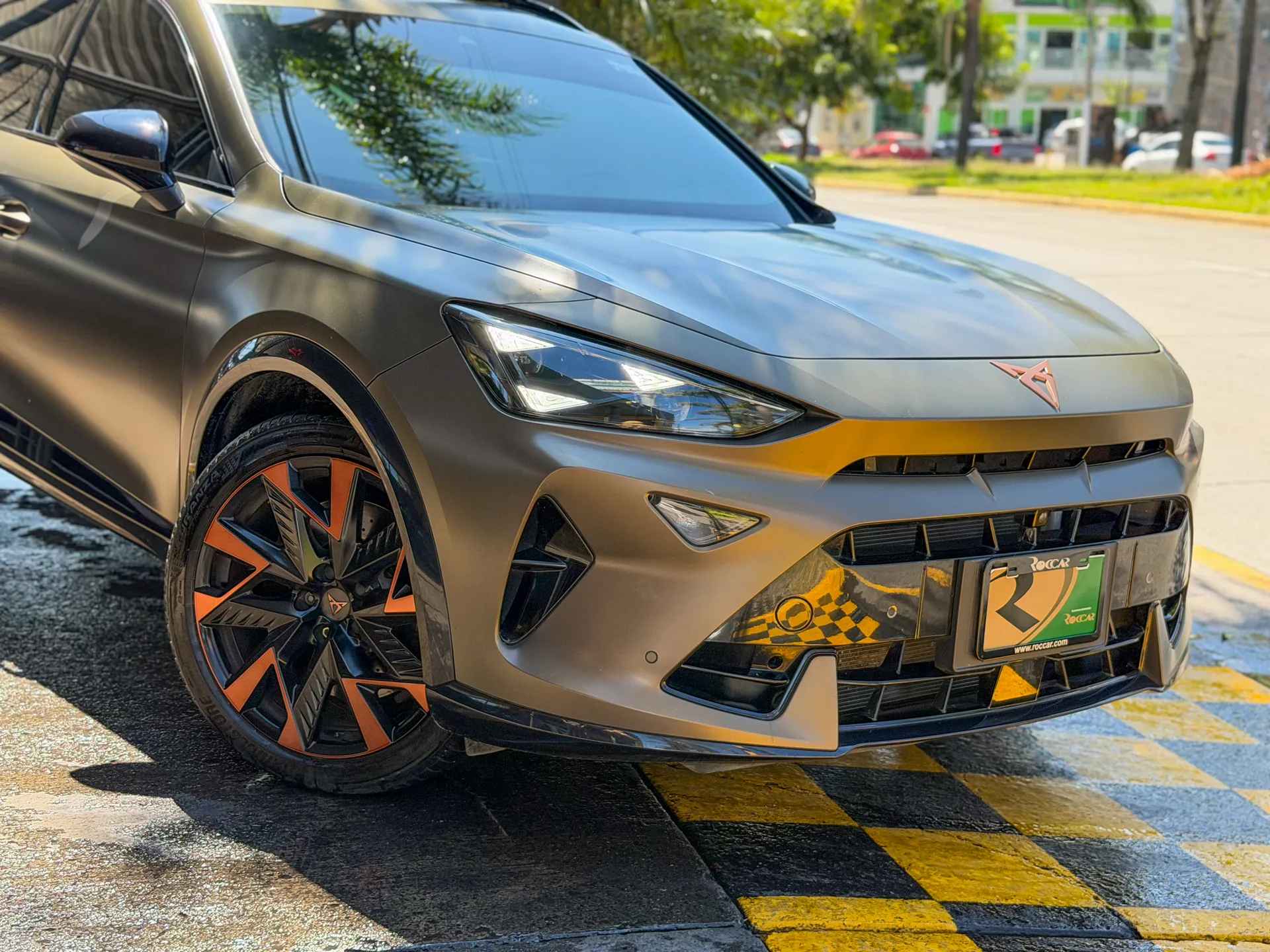 Car image 5