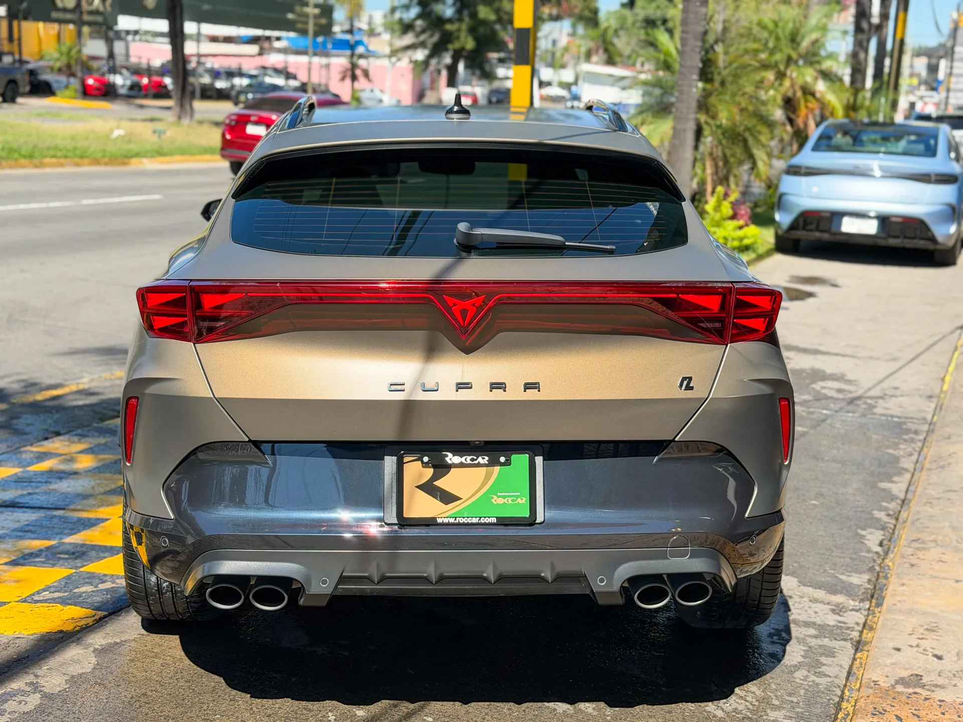 Car image 9