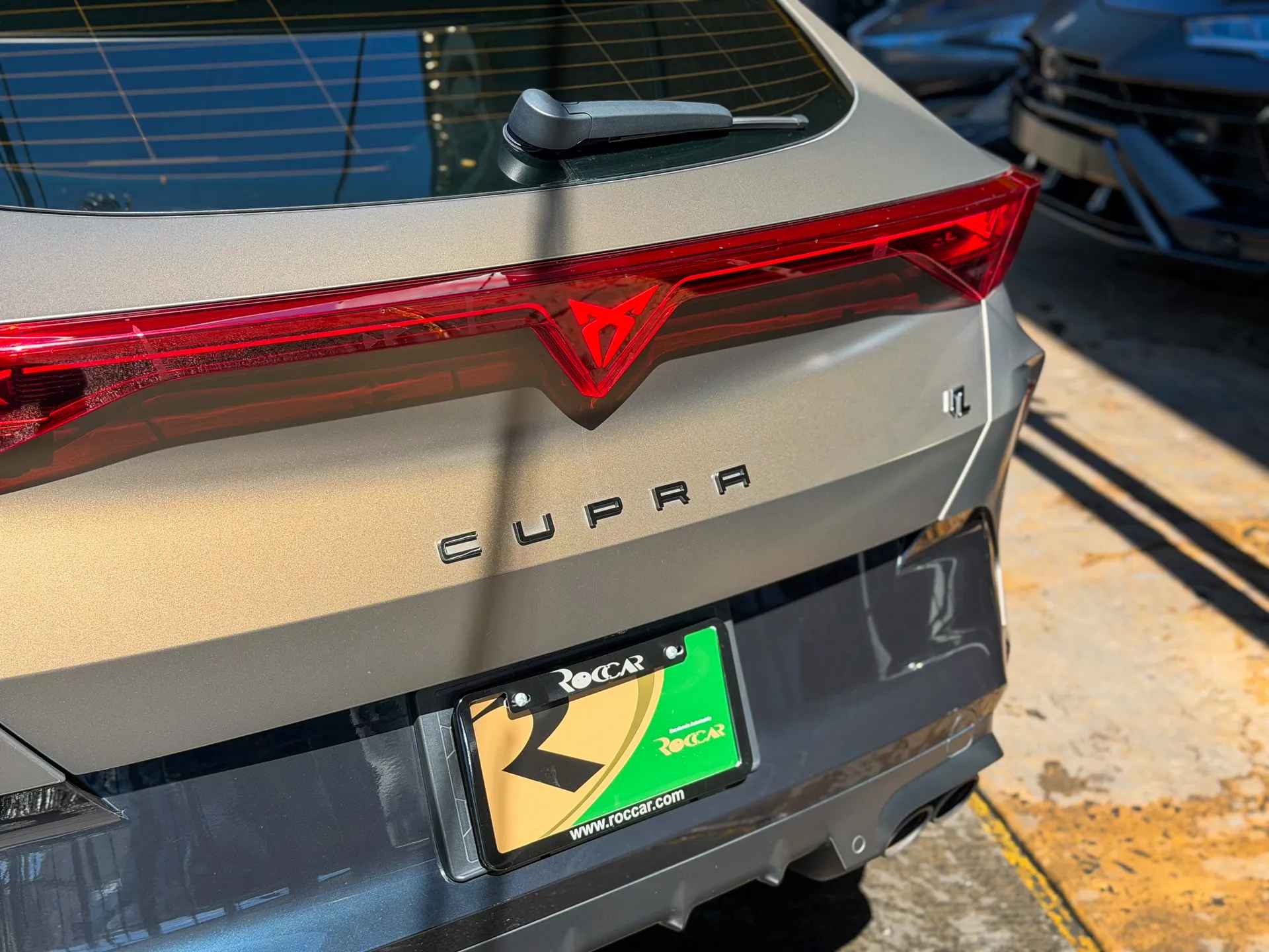 Car image 10