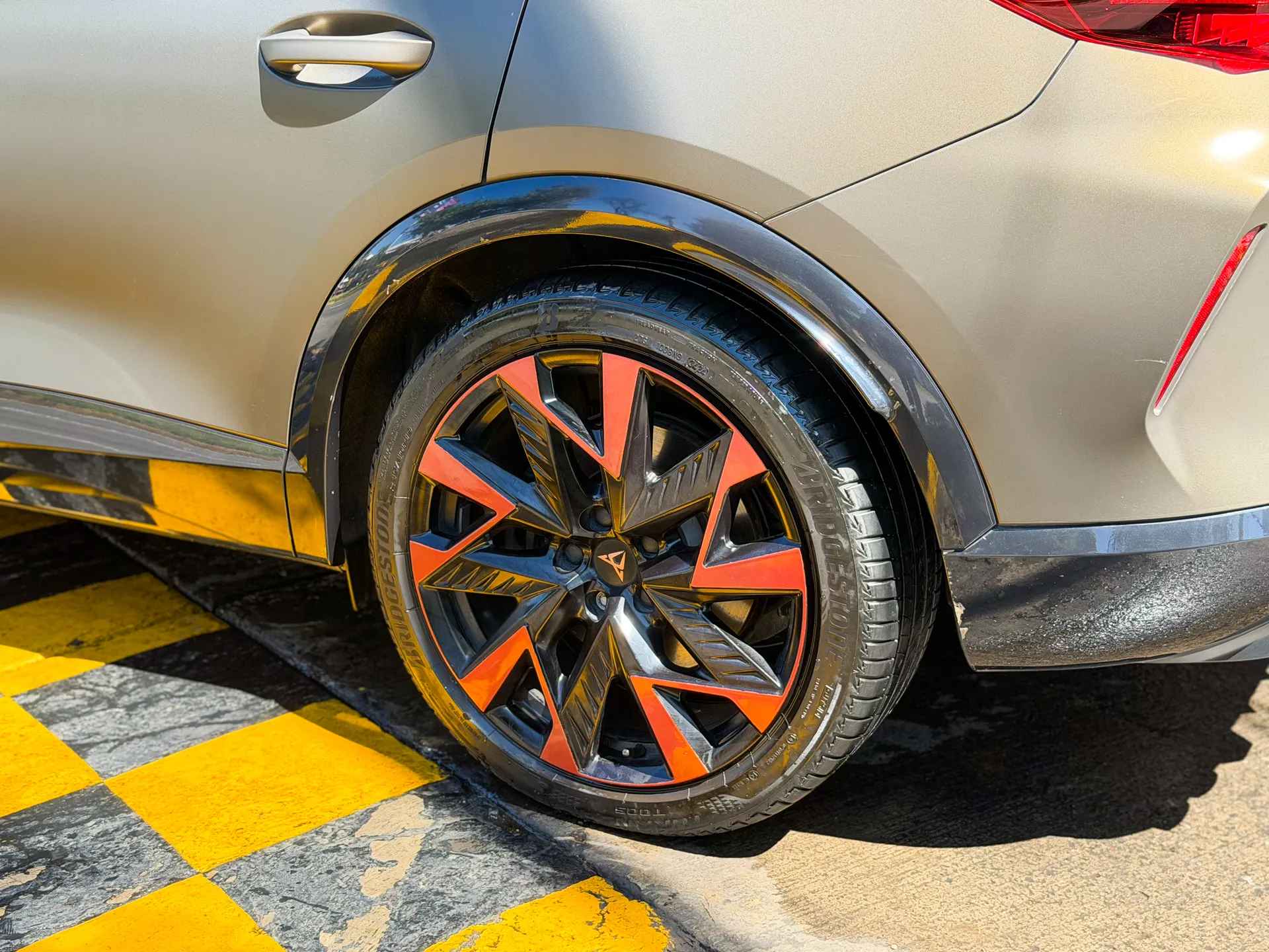 Car image 8