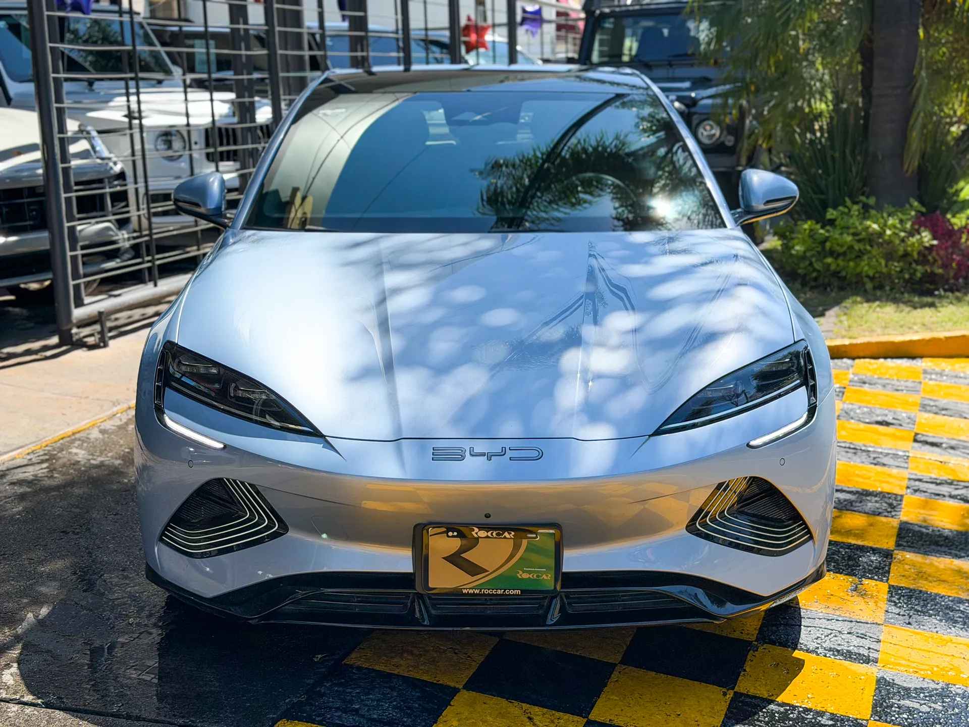Car image 3