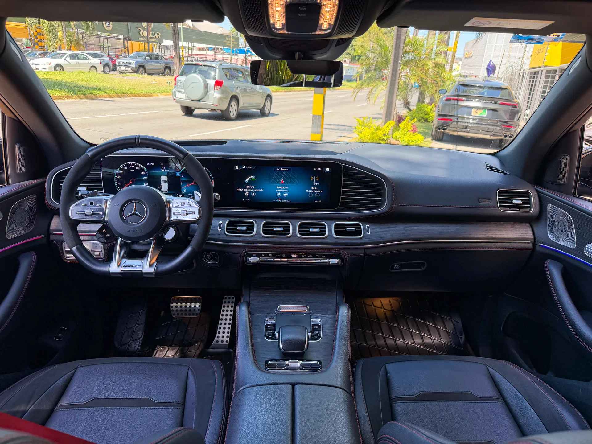 Car image 10