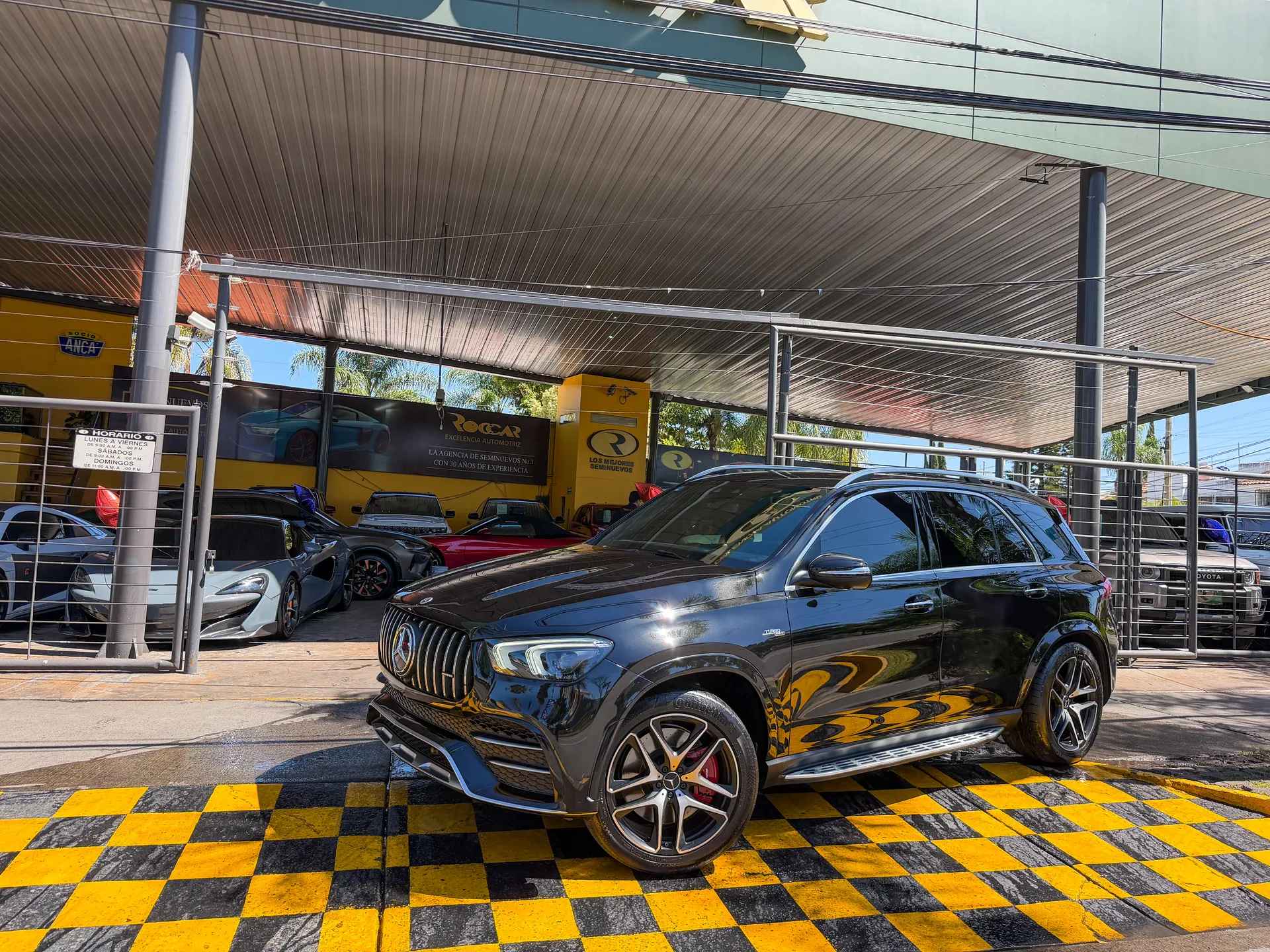 Car image 1