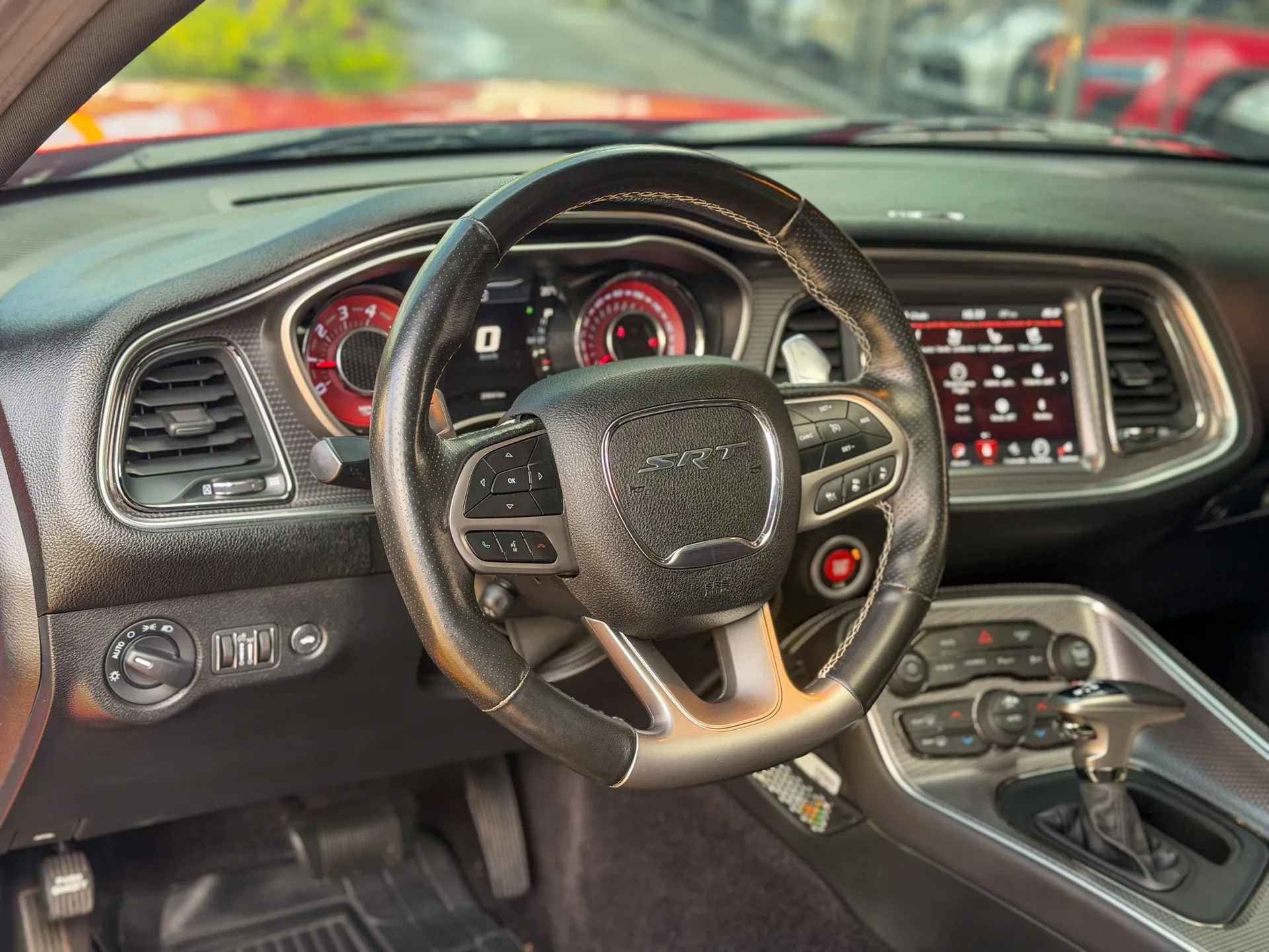 Car image 14