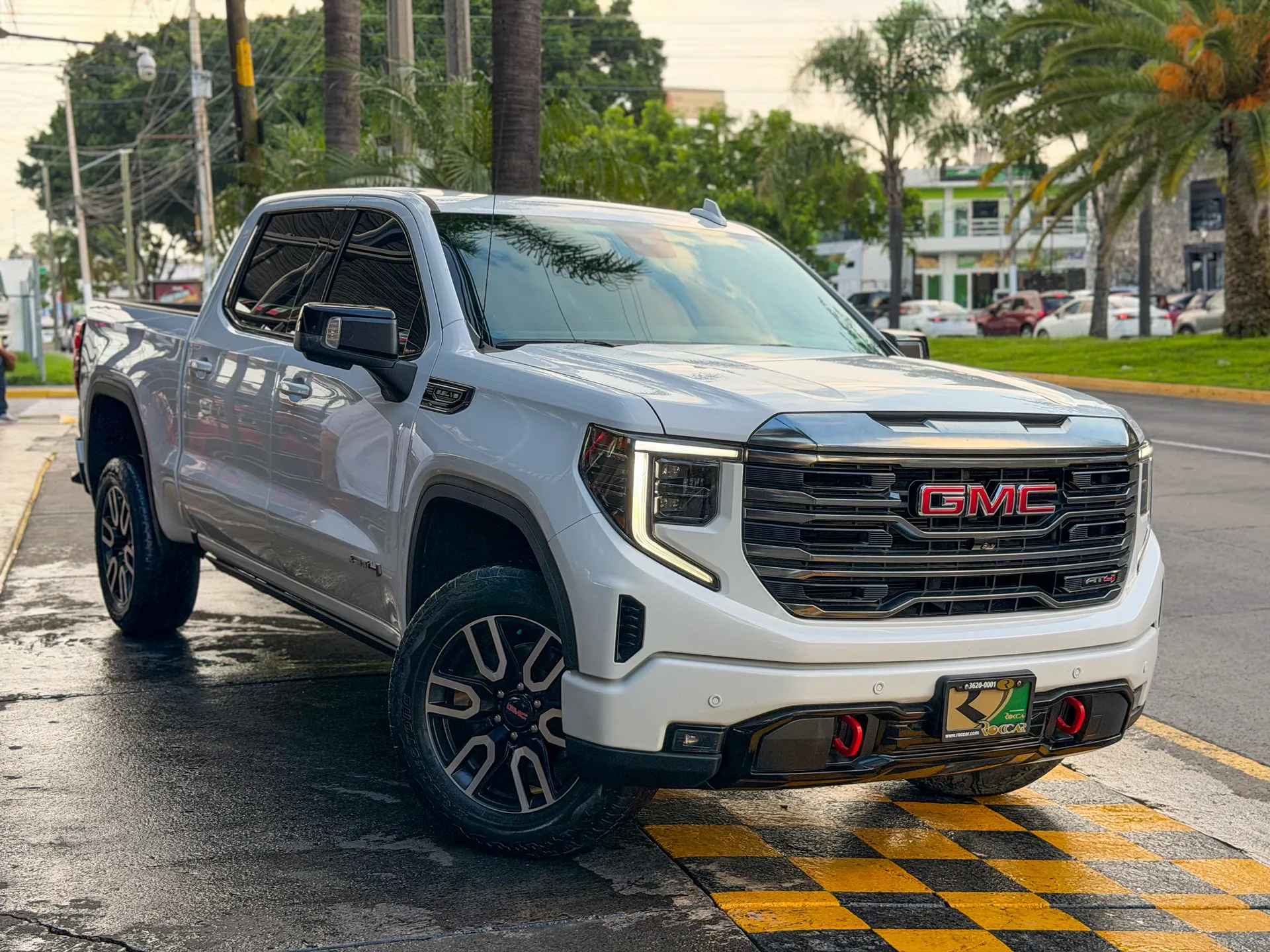 Car image 4
