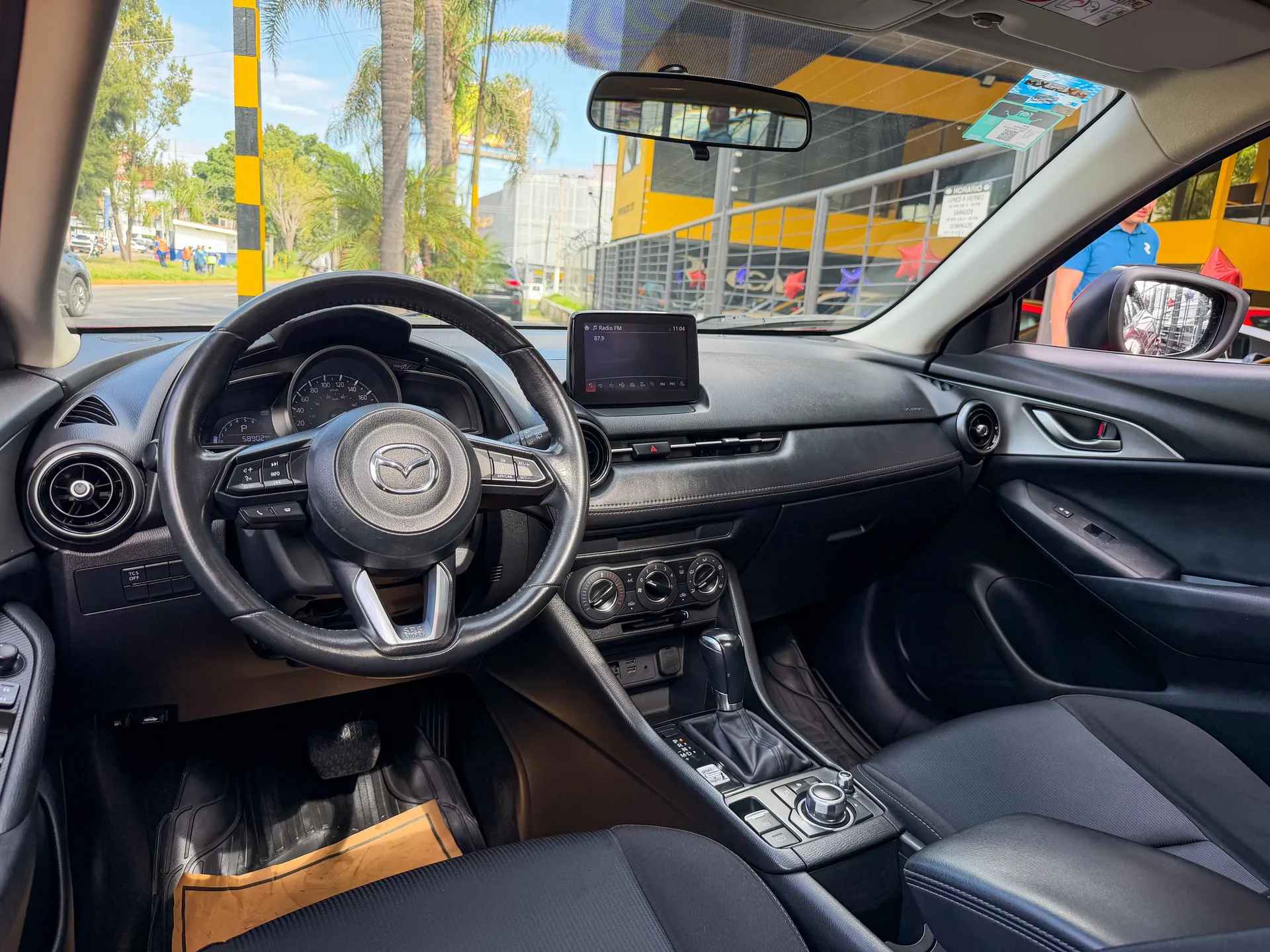 Car image 9