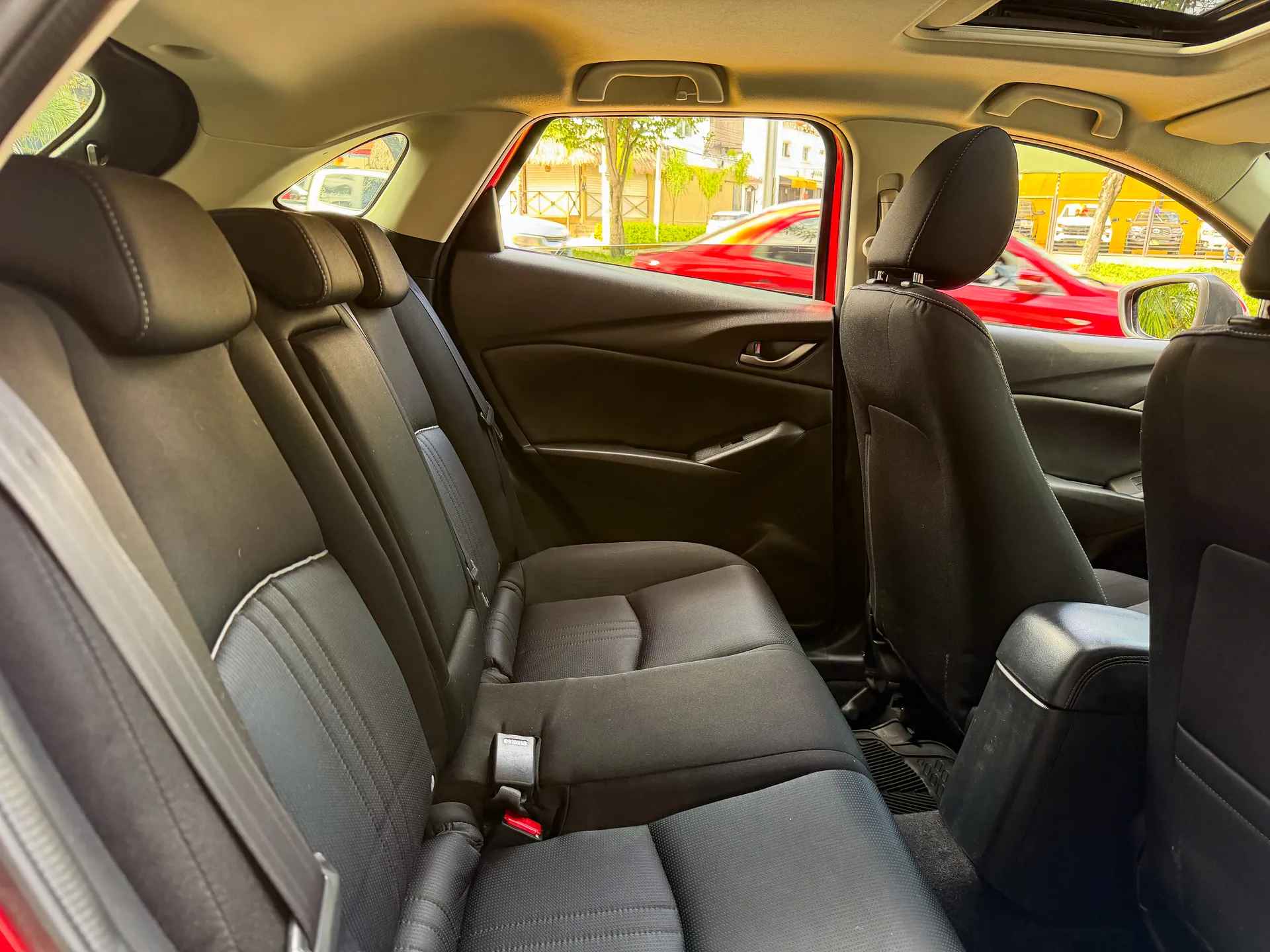 Car image 17