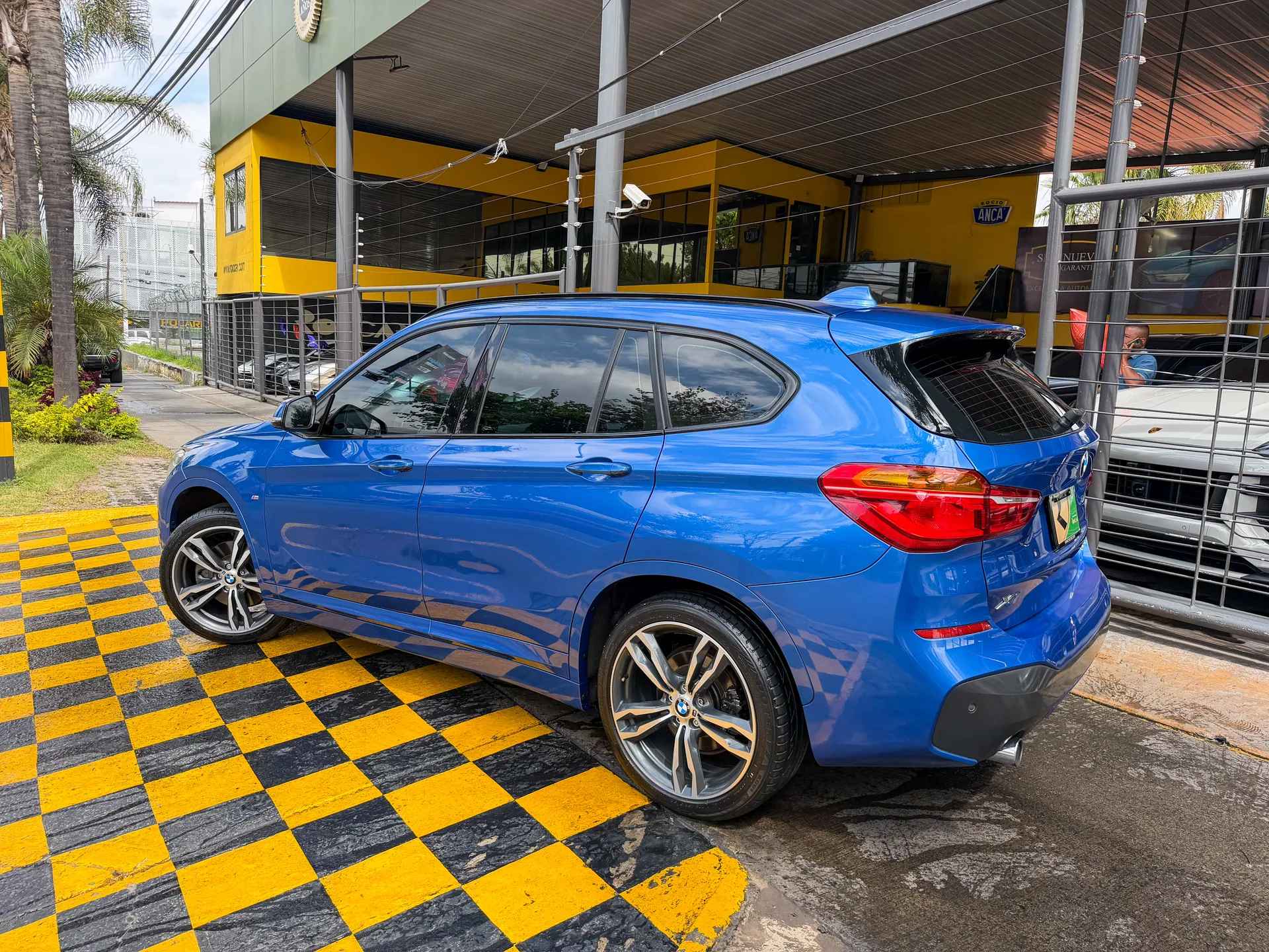 Car image 6